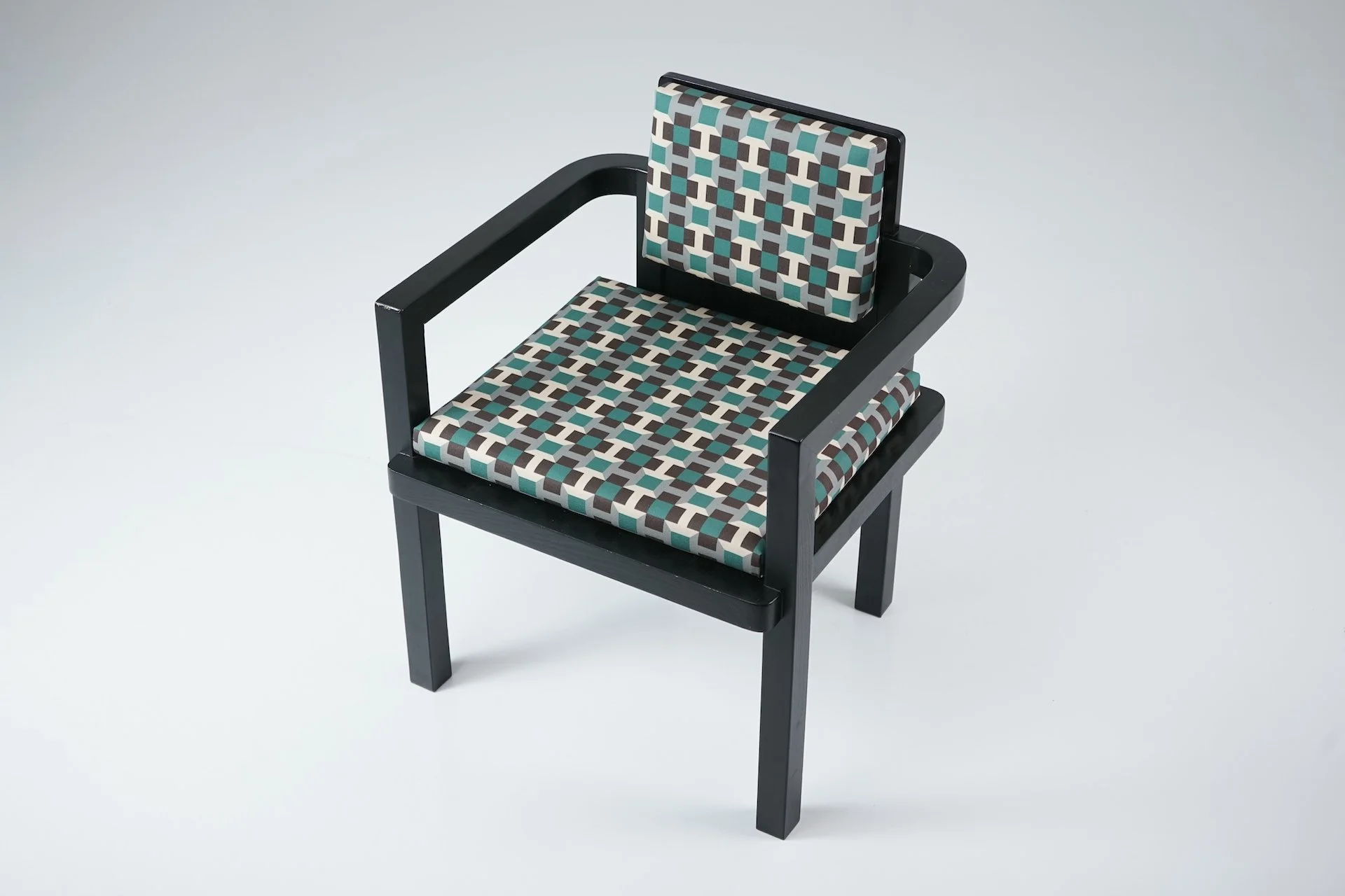 Modell D 51 Bauhaus Stuhl mit Hermès Stoff bezogen von Walter Gropius für Tecta, 1920er 938.JPG