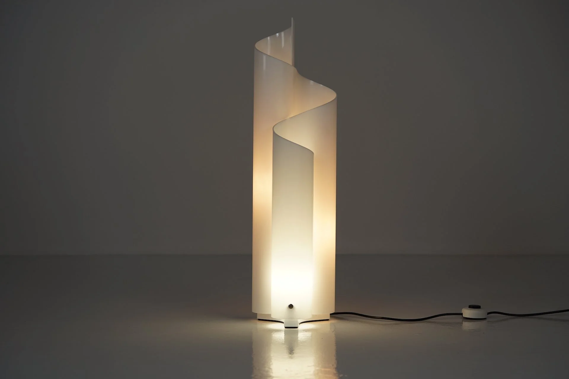Table Lamp Mezzachimera by Vico Magistretti for Artemide 874.JPG