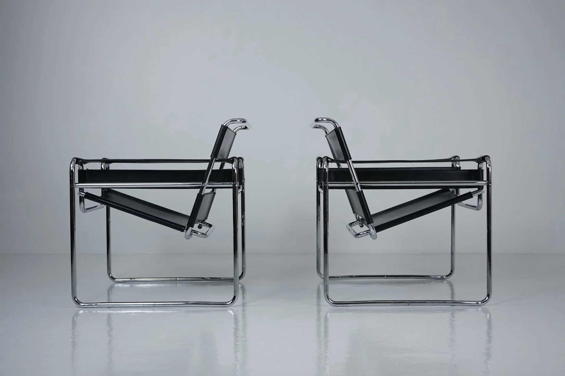 Wassily Chair by Marcel Breuer for Gavina set of 2 Knoll Vintage 7764.JPG