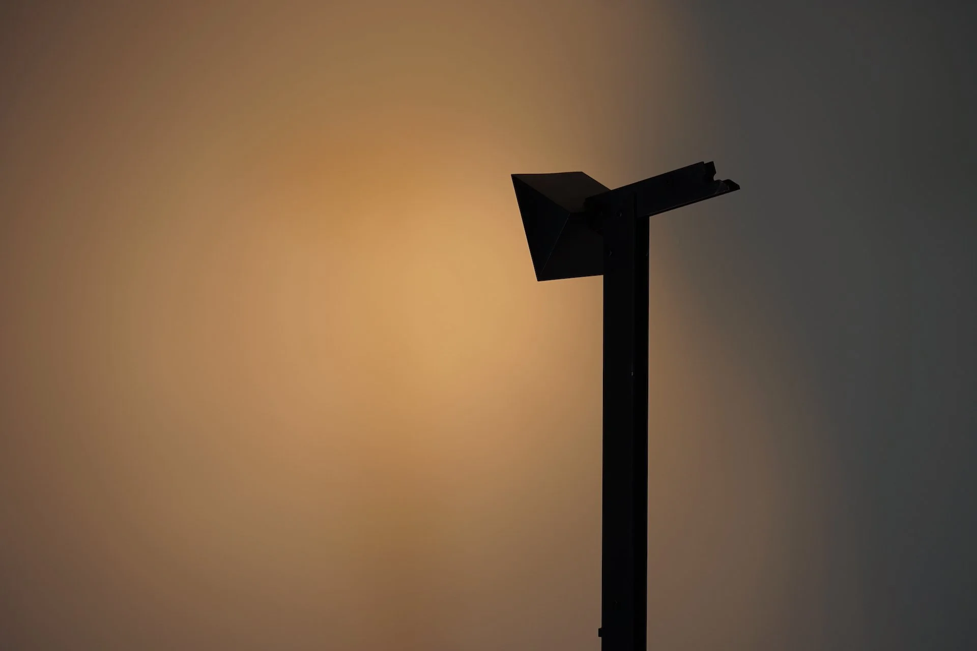 kru-kiterra-floor-lamp-tiziano-inguanotto-sem-luci 5944.JPG
