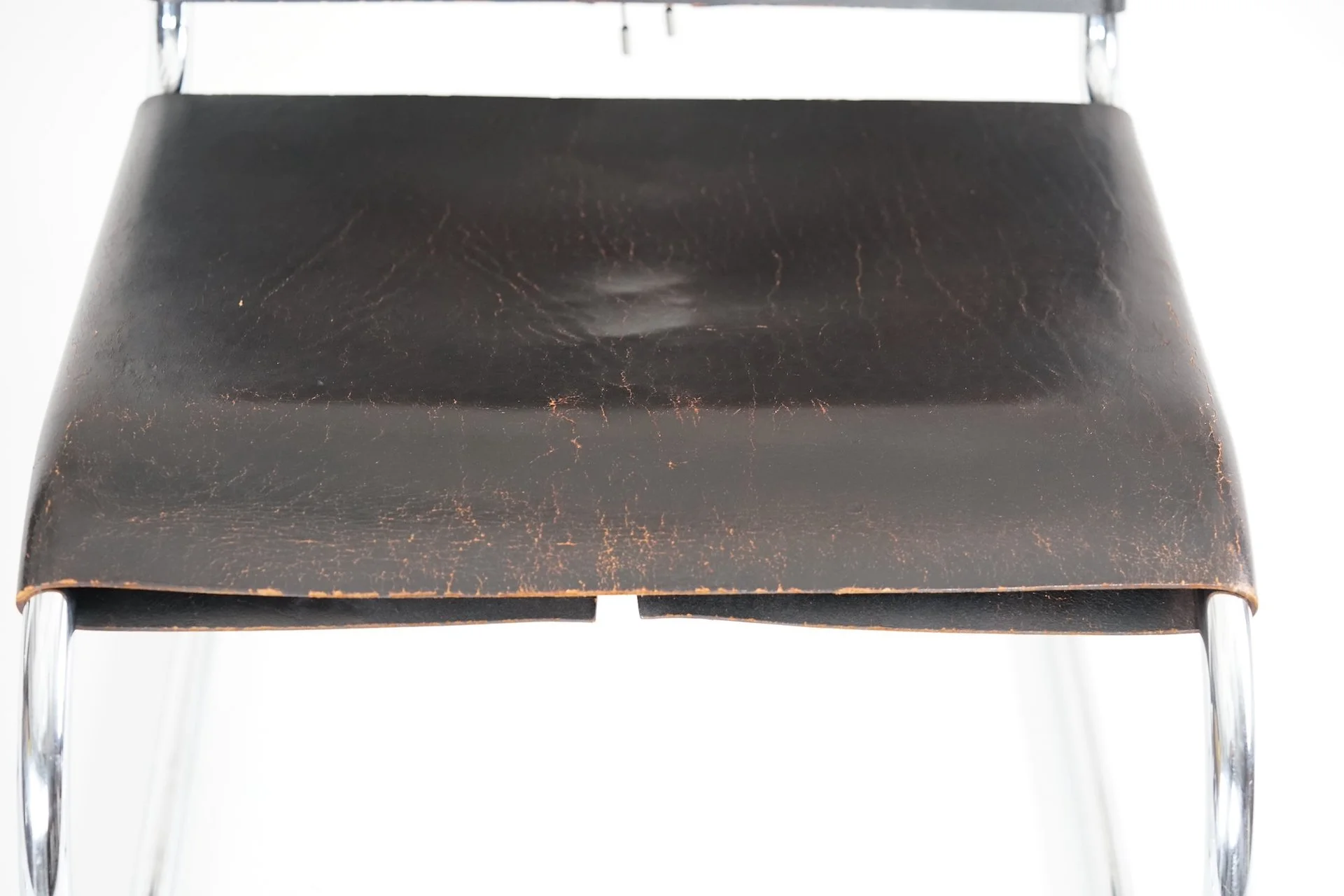 MR30 Stahlrohrsessel mit schwarzem Leder von Ludwig Mies van der Rohe für Knoll, Set of 2 499.JPG