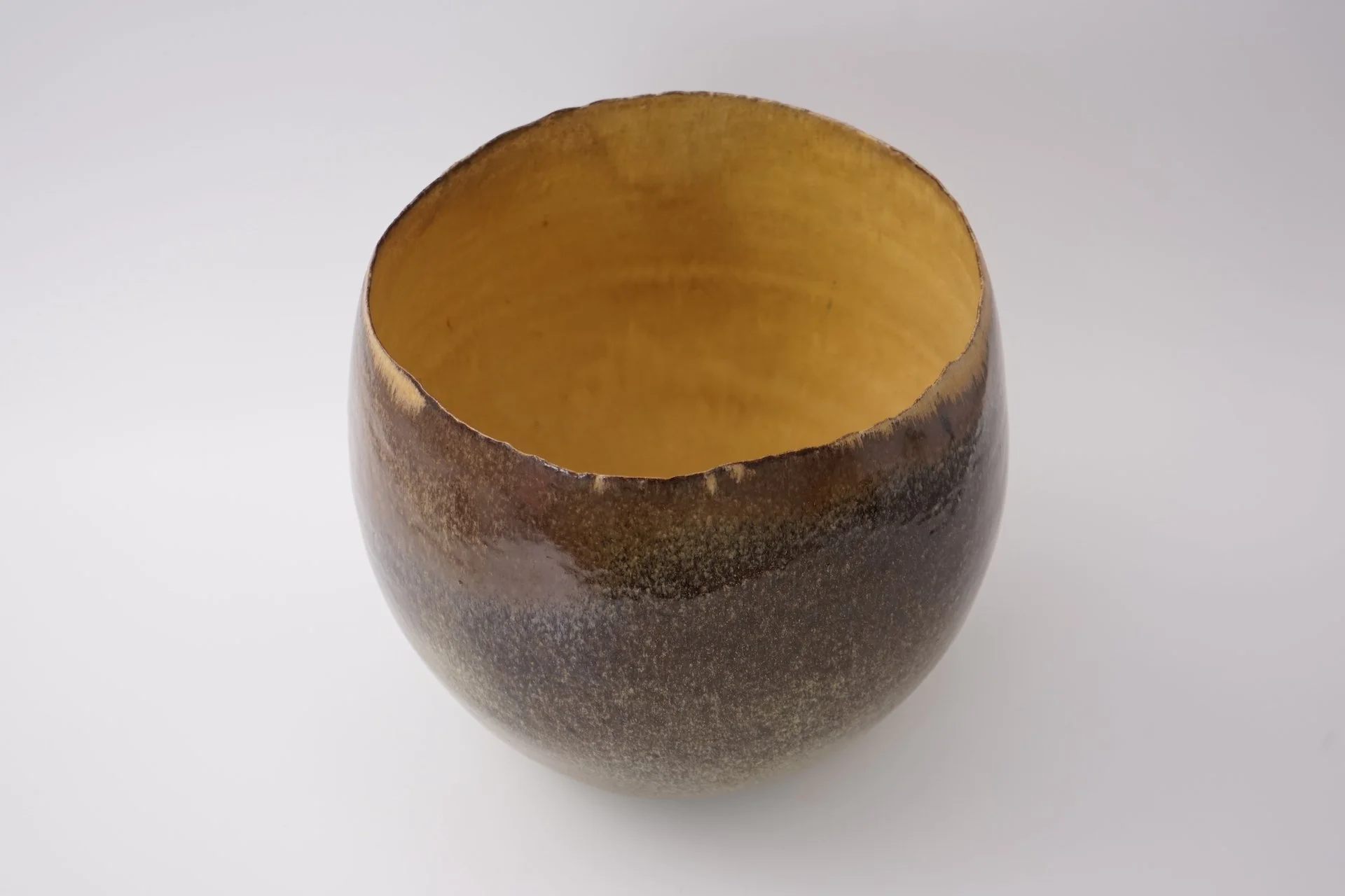 Large Studio Ceramic Bowl by Sabine Jeck Keramik 1902.JPG