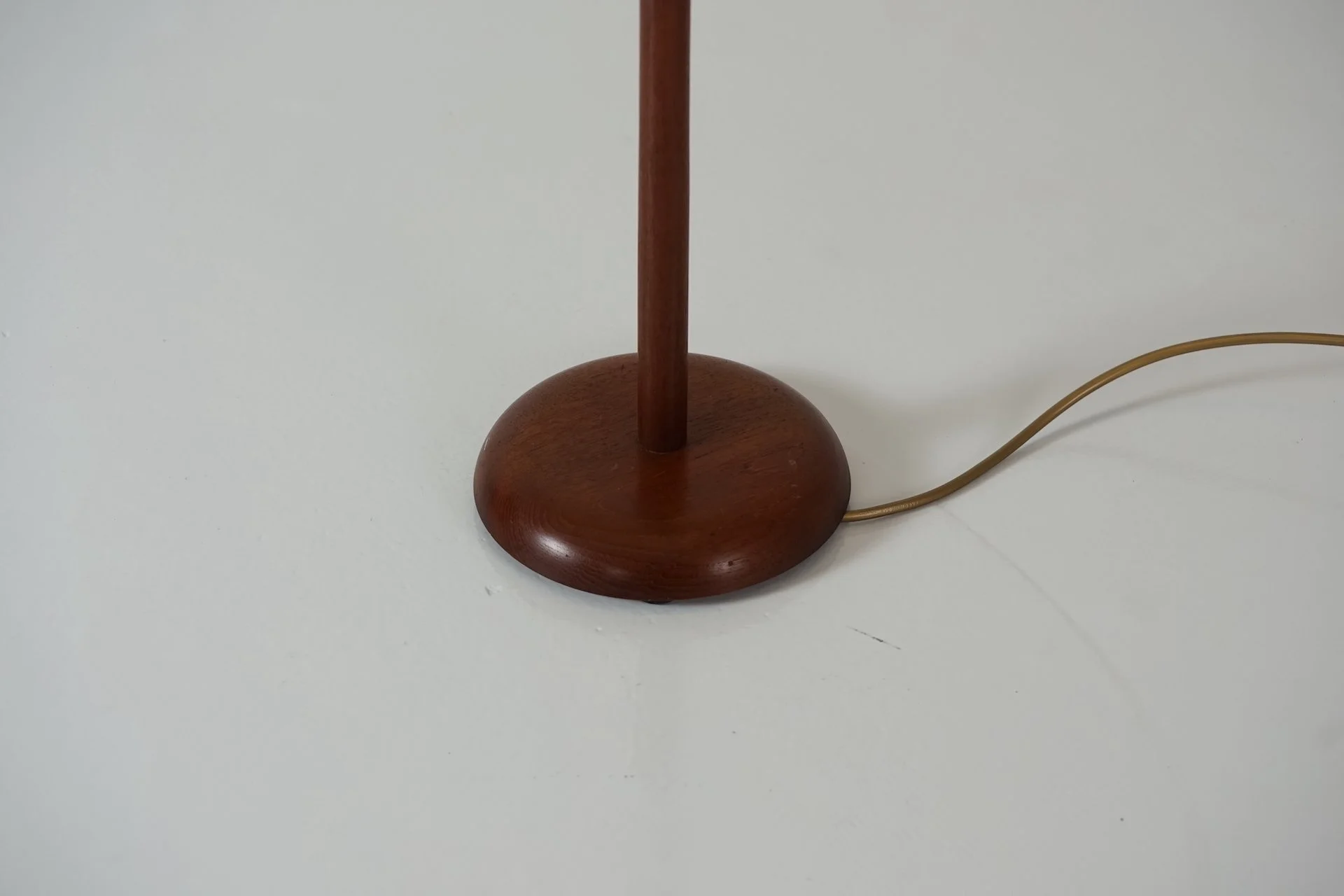 Mid-Century Modern Teak Floor Lamp with Fiberglass Lampshade, 1960s  401.JPG