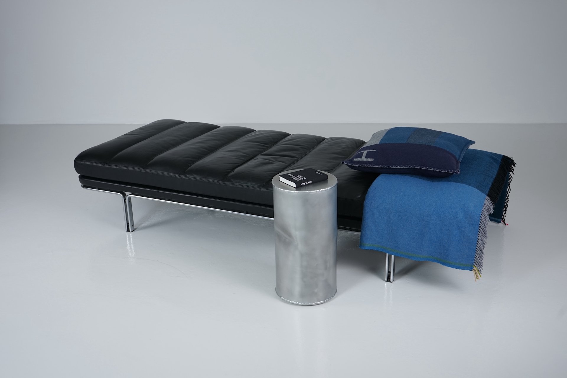 6915 Daybed by Horst Brüning for Kill International 86.JPG