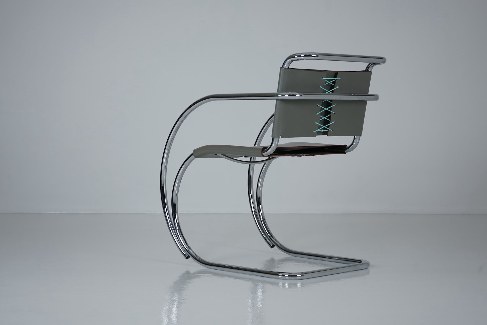 MR20 Tubular Steel Chair by Ludwig Mies van der Rohe for Knoll Stahlrohr Vintage Bauhaus 413.JPG