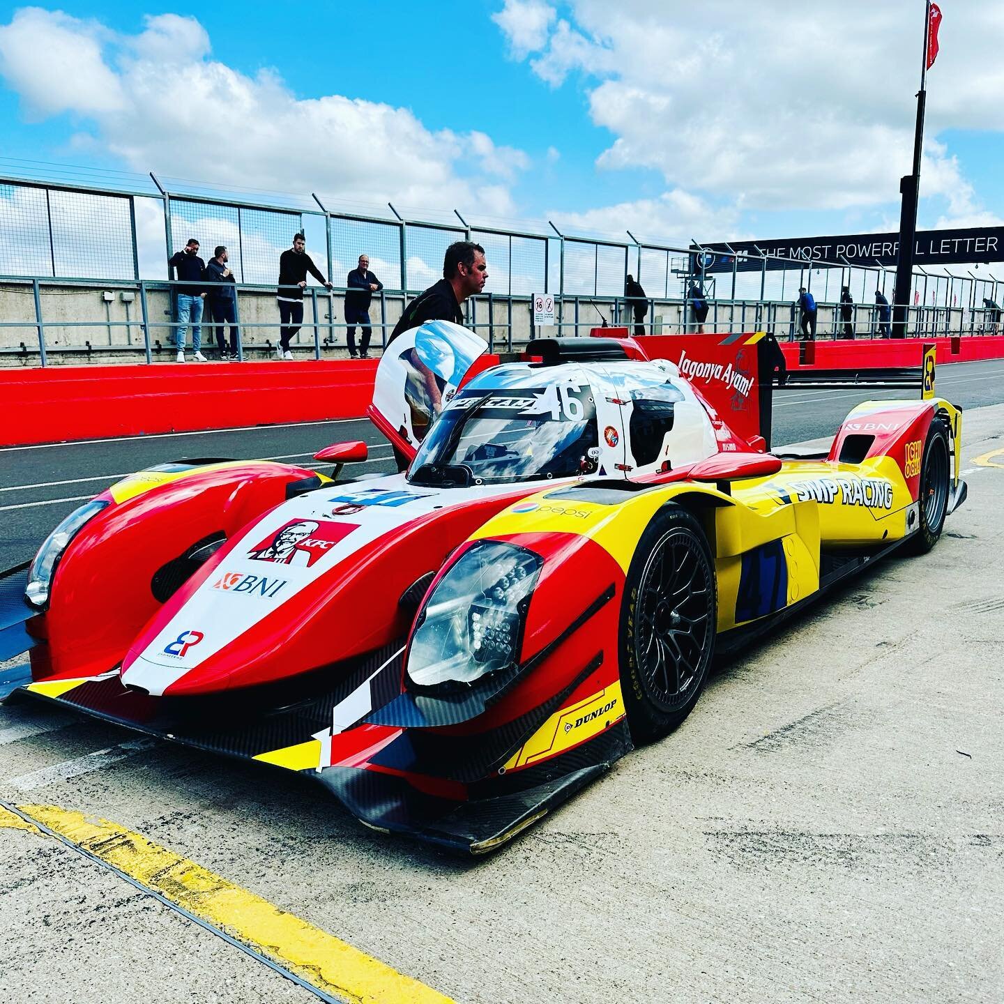 After a successful shakedown last week, it&rsquo;s great to be racing at @silverstonefestival for Masters Endurance Legends in the BR01 with its owner Chris! 

Quali straight away this afternoon at 3.10pm. 

Let&rsquo;s go 💪🏻💪🏻

#lmp2 #motorsport