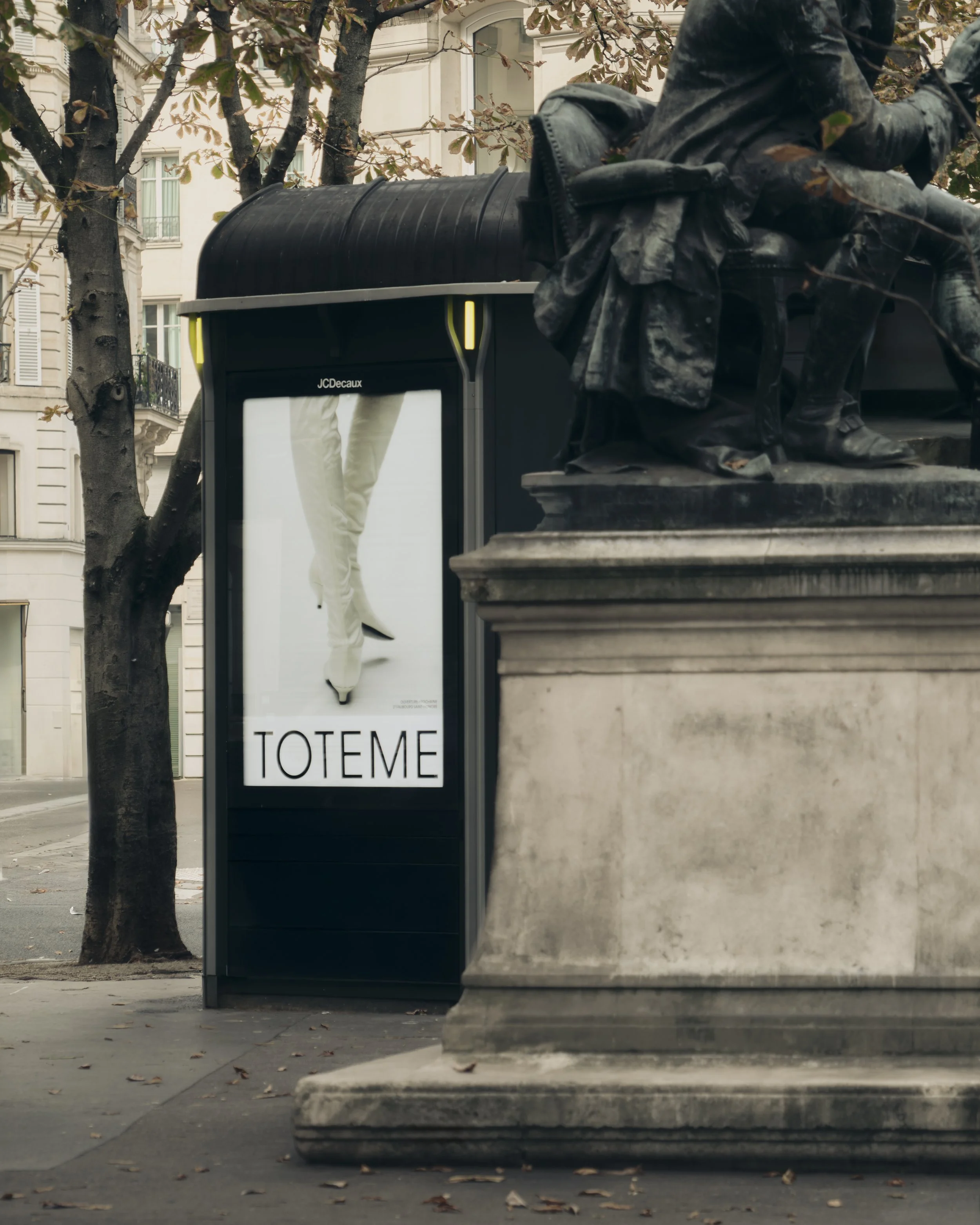 L.BALAY_TOTEME_4x5_2.jpg
