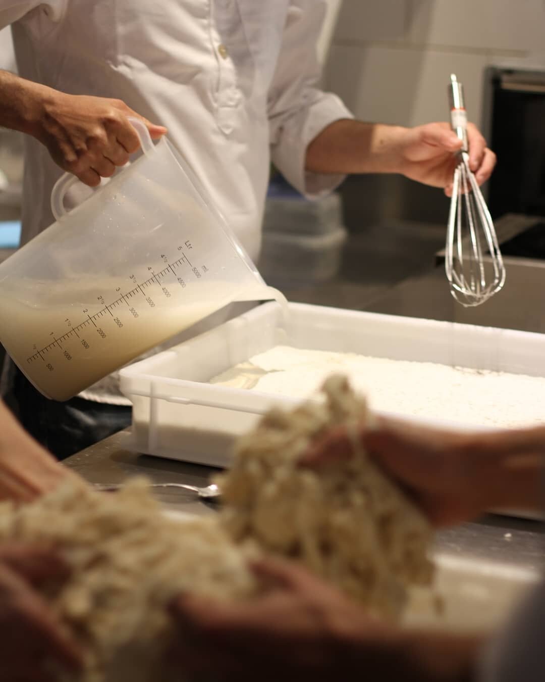 We make our own fresh dough every day, to create the crunchiest yet airy pizza crust. All pizzas are handmade daily and carefully selected ingredients come straight from passionate artisans ❤️