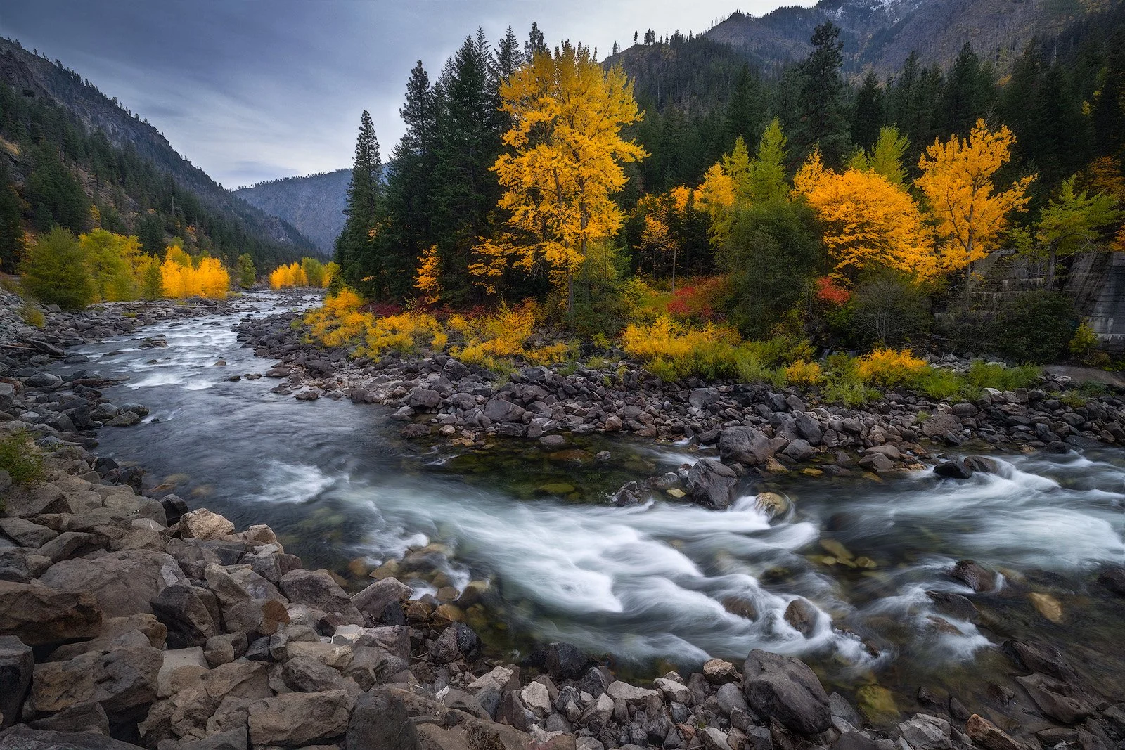 Leavenworth Fall River – Vibrant Autumn Foliage Lining the Wenatchee River.jpg