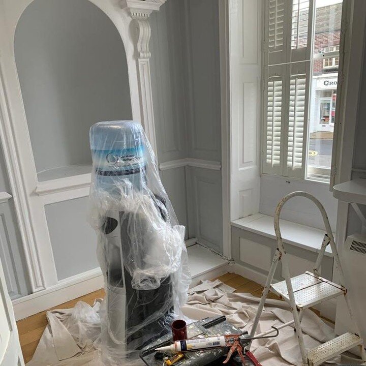 *BEFORE*
This is St Mary's Dental Suregry in Shoreham town centre.  They closed for us mid-week last week for us to redecorate their reception and lay a new floor.
.
.
.
.
.
.
#alloveradur #AOApaintingdecorating #petesalkeld #petersalkeld #painting #