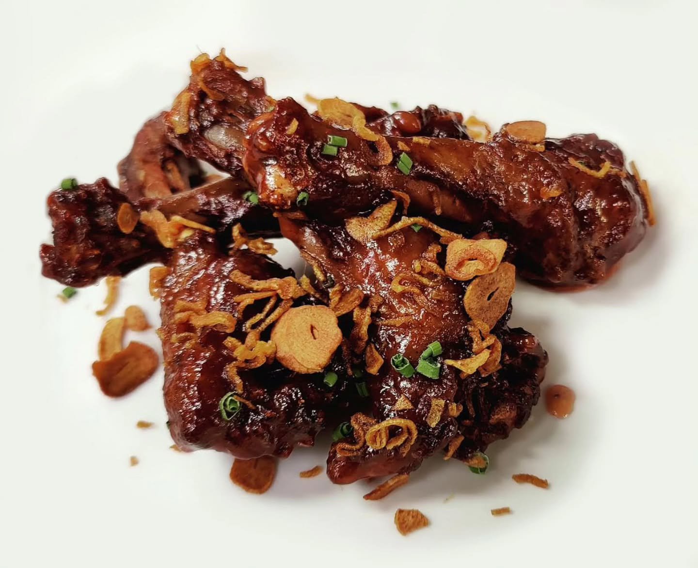 Pekin Duck Drumettes π€€
Lightly fried and sauced in a Rhubarb Glaze. Try them this weekend!