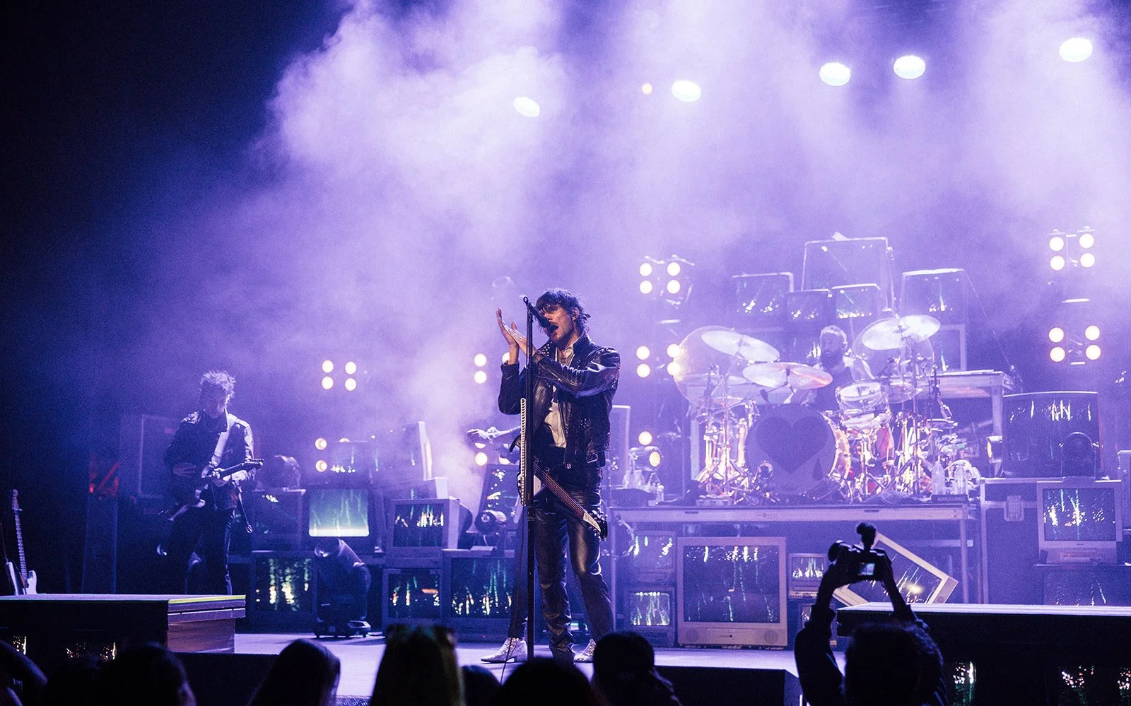 boys-like-girls-tour-moore-theater-final-173.jpg