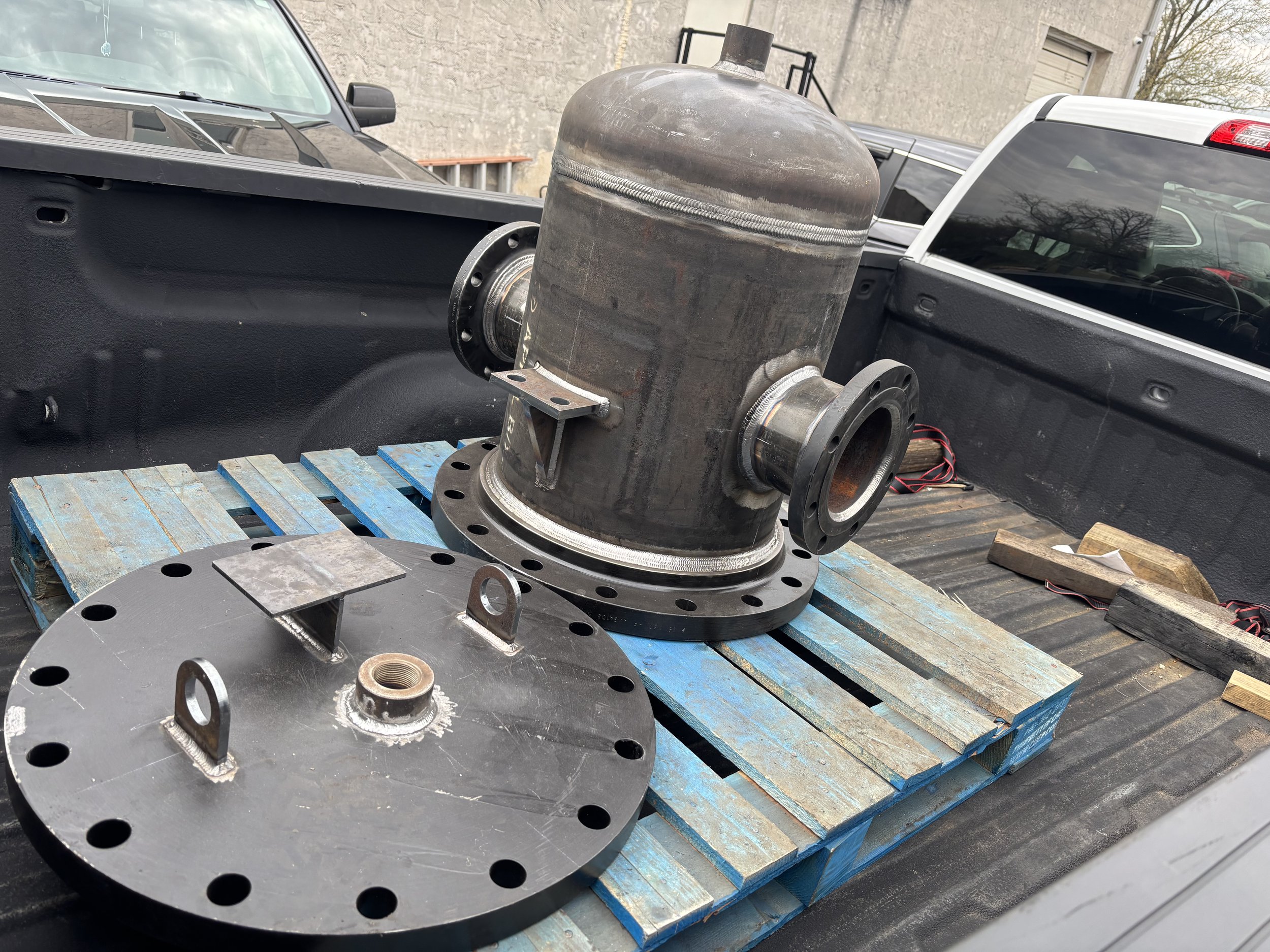 PIC SandK tank showing great welds 4-15-25.jpg