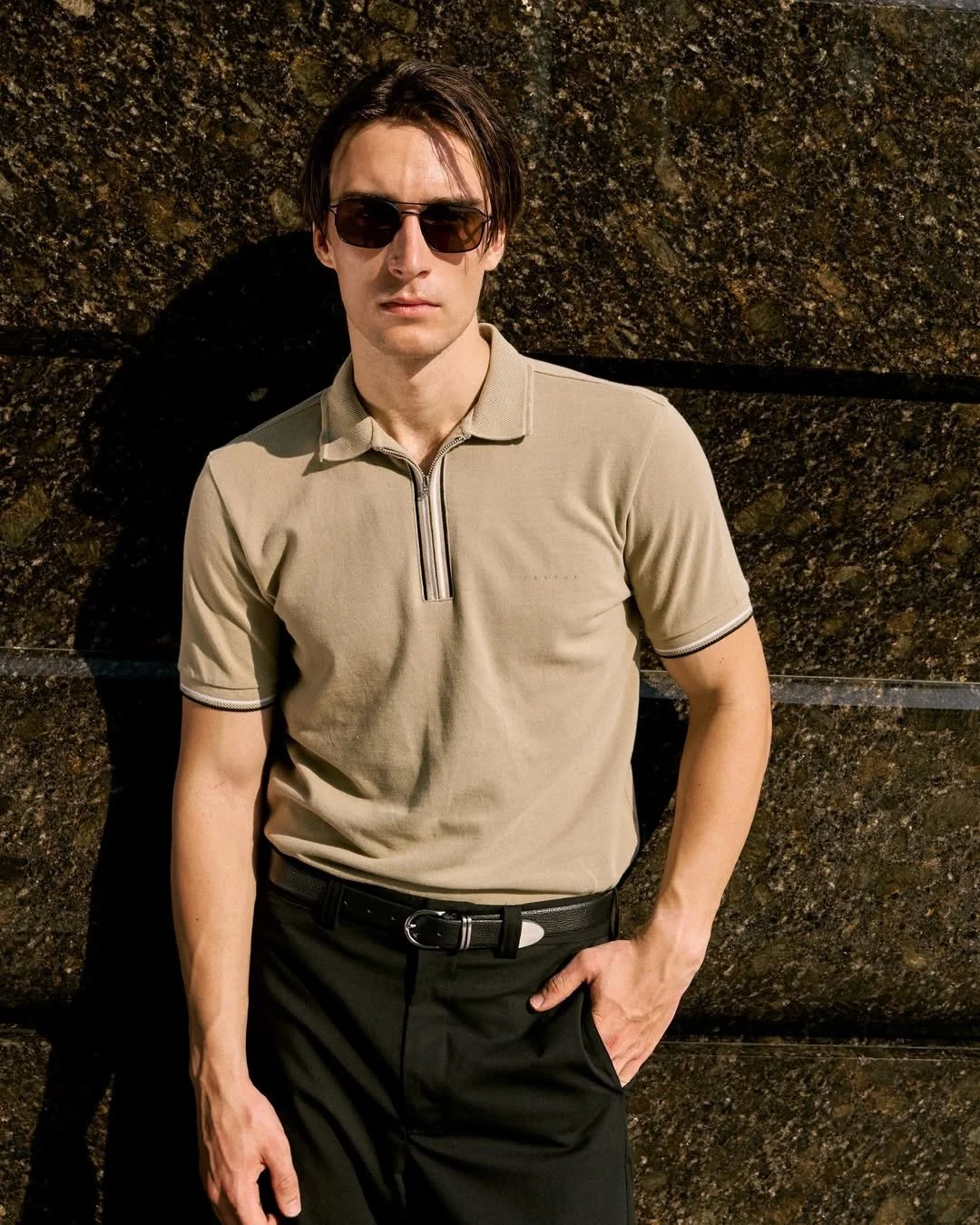 The City Look Essentialsคีย์ไอเทมสำหรับลุคซิตี้สมาร์ตแบบ effortless ในทุกวัน ทั้งเสื้อโปโล เสื้อ (4).jpg