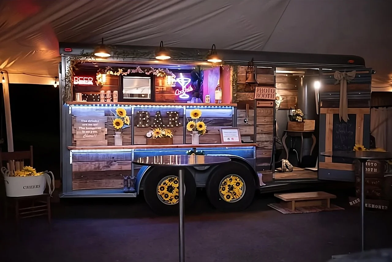 Creative Welcome Cocktail Hour Ideas Using The Riverview Barn’s Outdoor Spaces