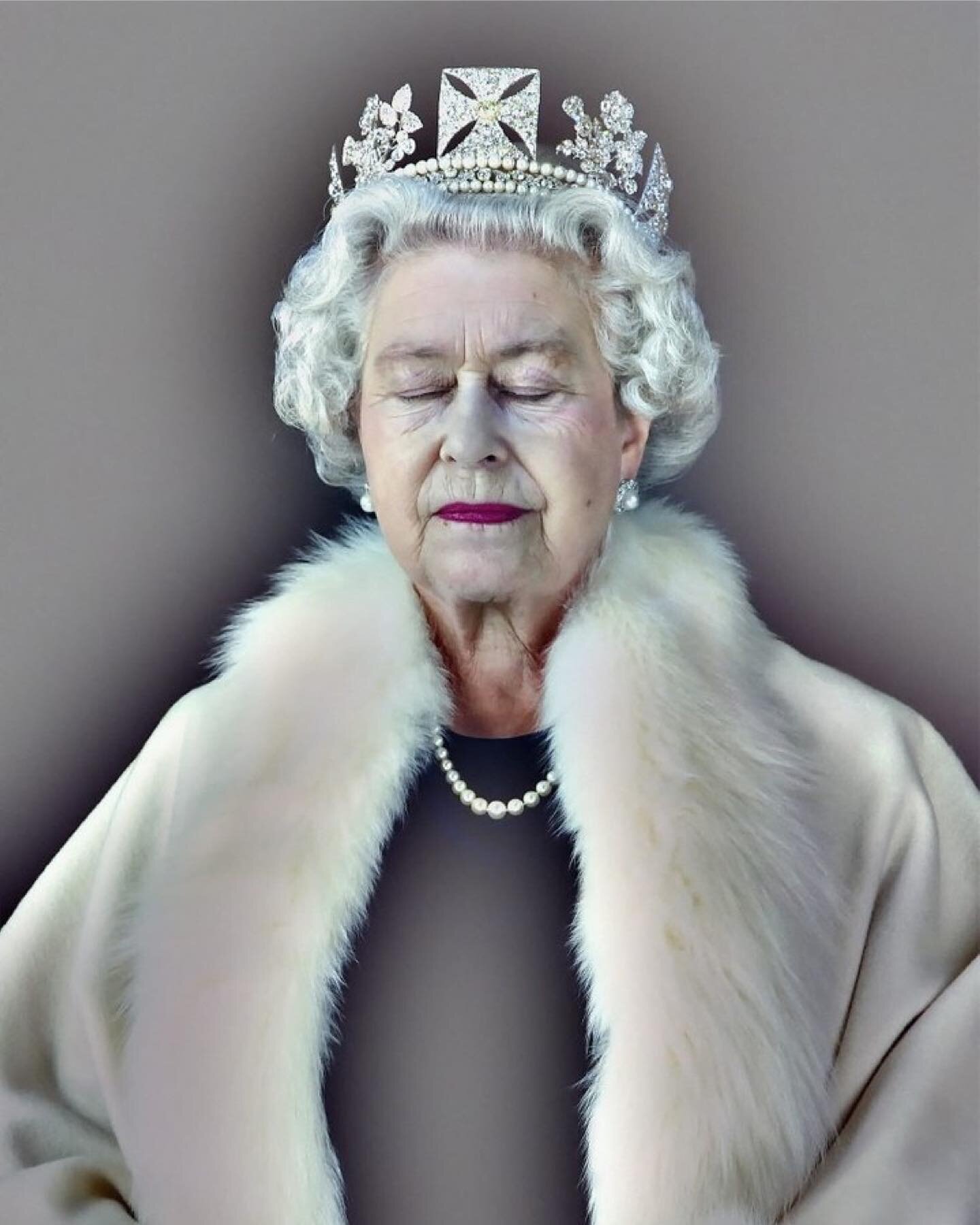 #ripqueenelizabeth #rip Repost from @mercercontemporary
&bull;
Ninety-six-year-old Queen Elizabeth II is the longest-reigning monarch in English history, and by quite a stretch. She surpassed the previous record, set by her great-great-grandmother, Q