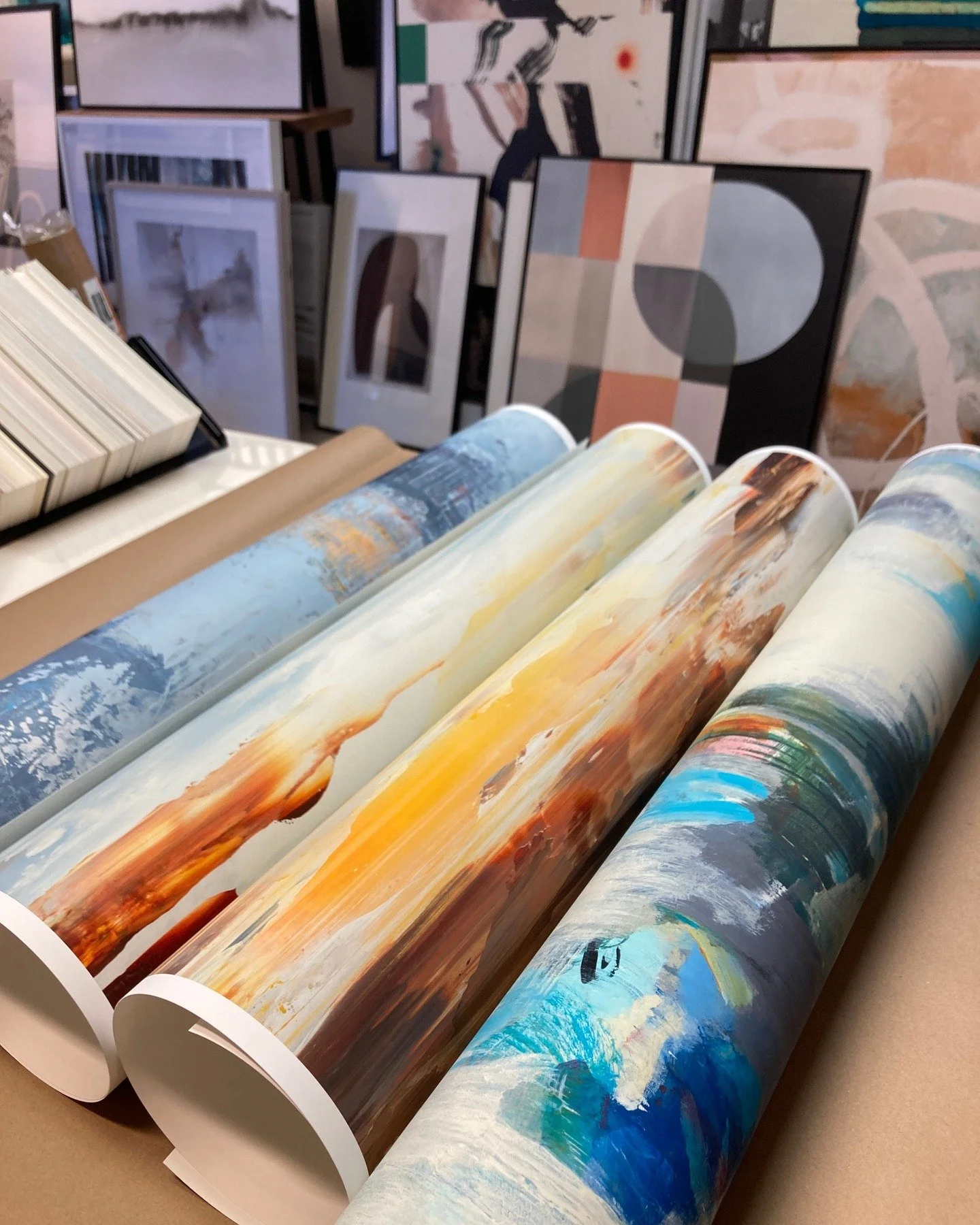 An exciting delivery of prints from @thirdandwall!

Including the atmospheric 'Weather Front' by @jeffiorilloart 🌇

.
.
.

#ArtworkFraming #WallArtDecor #FramingDesign #BespokeInteriors 
#FineArtFraming #StyledSpaces 
#InteriorStyling #ArtInInterior