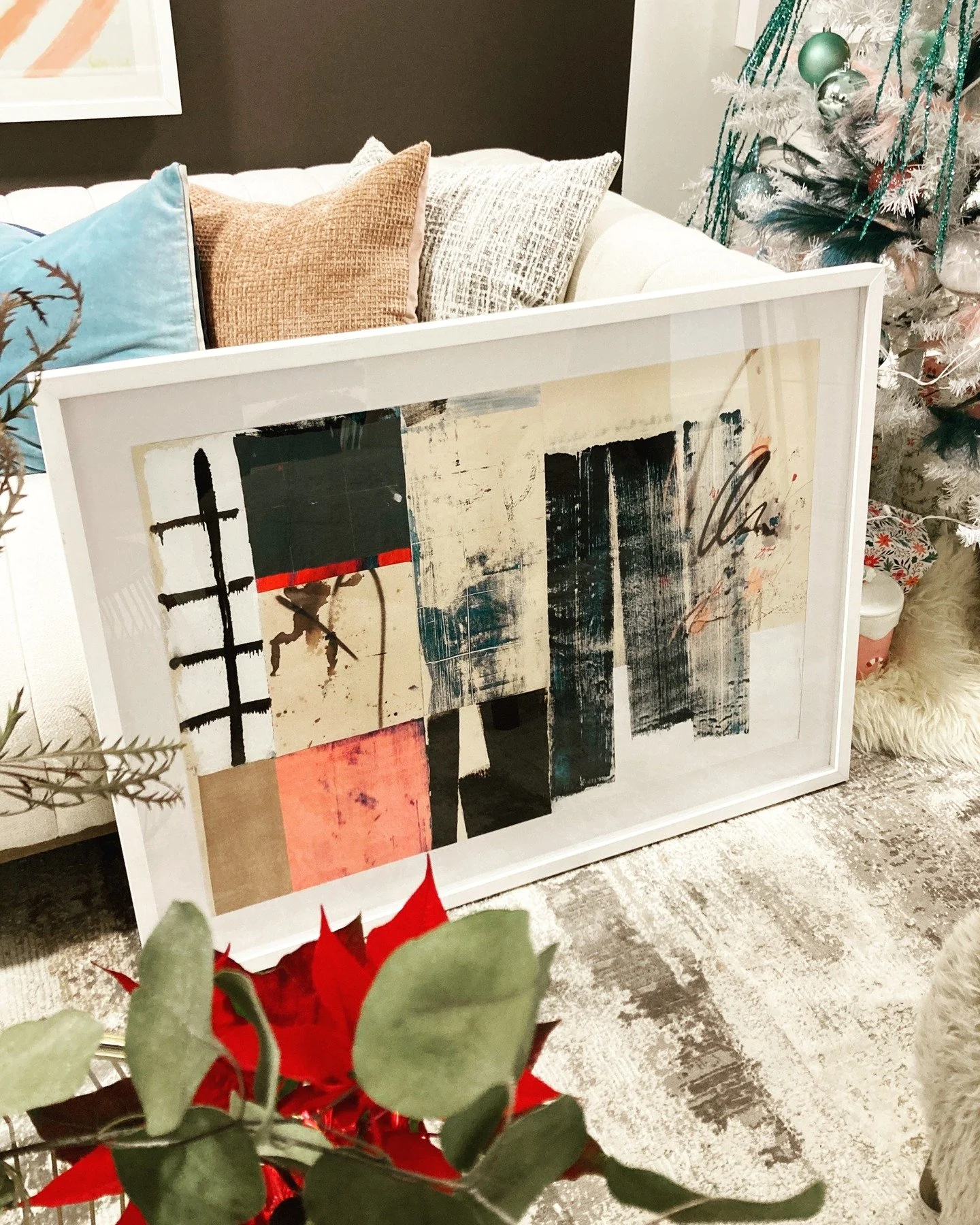 A little holiday magic in the showroom ✨ Happy holidays to our wonderful customers&mdash;cheers to the season ahead🤍🎄