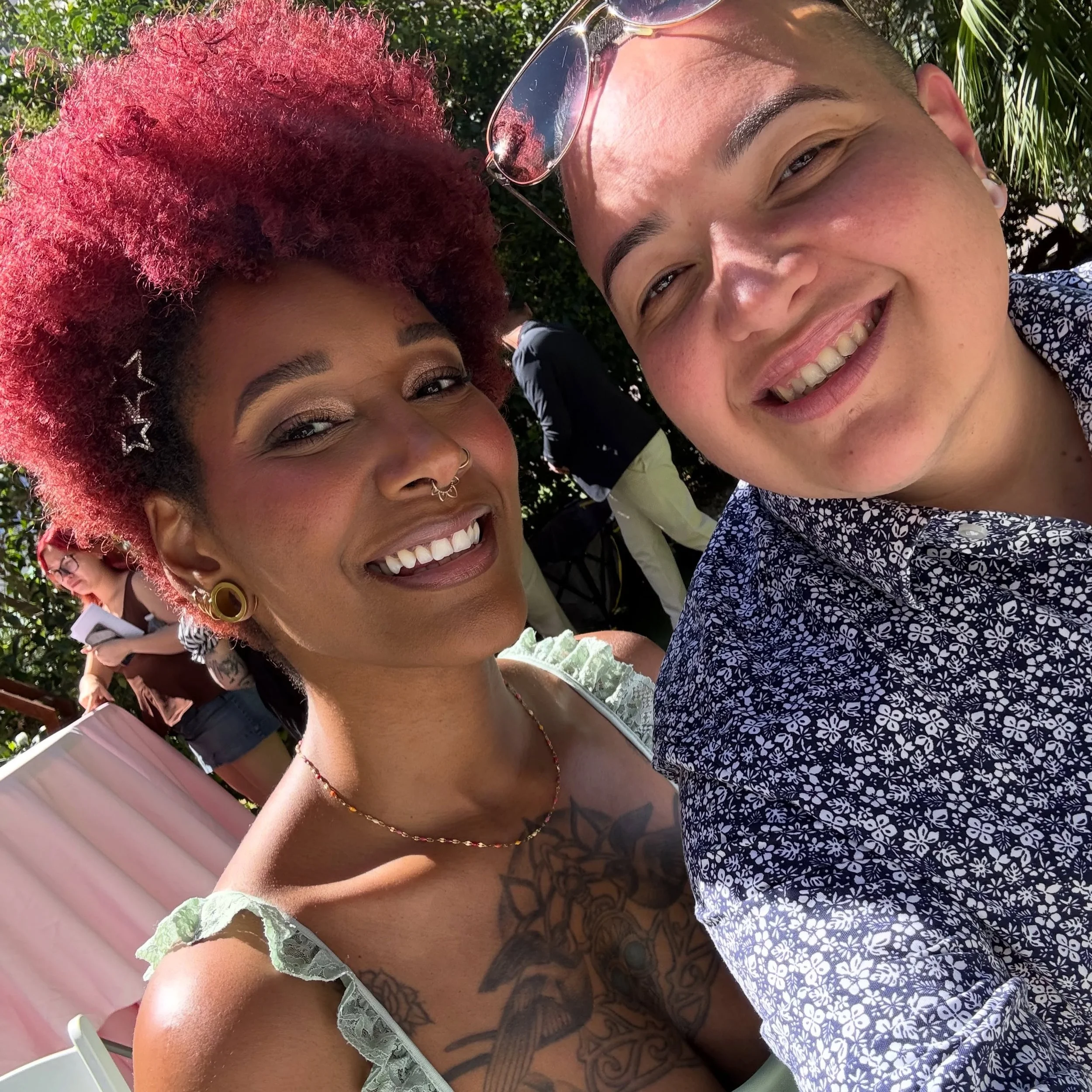What happens in Vegas&hellip;. gets posted 😜

Had the best time at @nicolepometti and @justkarlin95 wedding with my new girlfriend @dainfamousaz 🥰&hearts;️ 

Congats to the beautiful couple! Cheers to new friends and endless memories 🥂✨

#whathapp