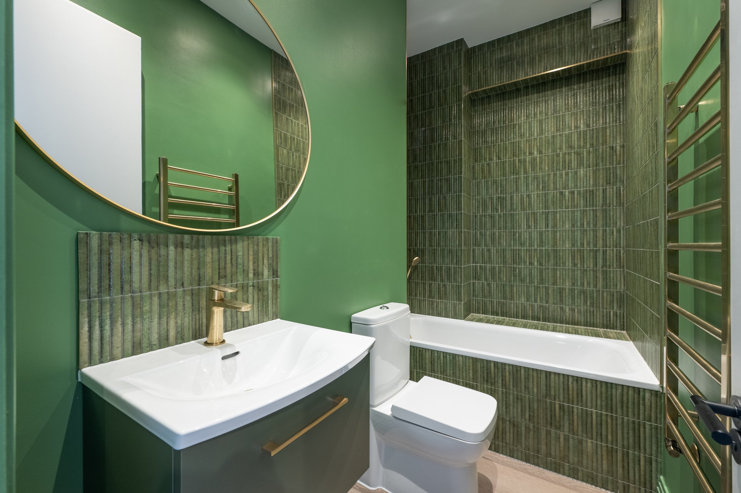 Harlesden Gardens Green Bathroom HR-1.jpg