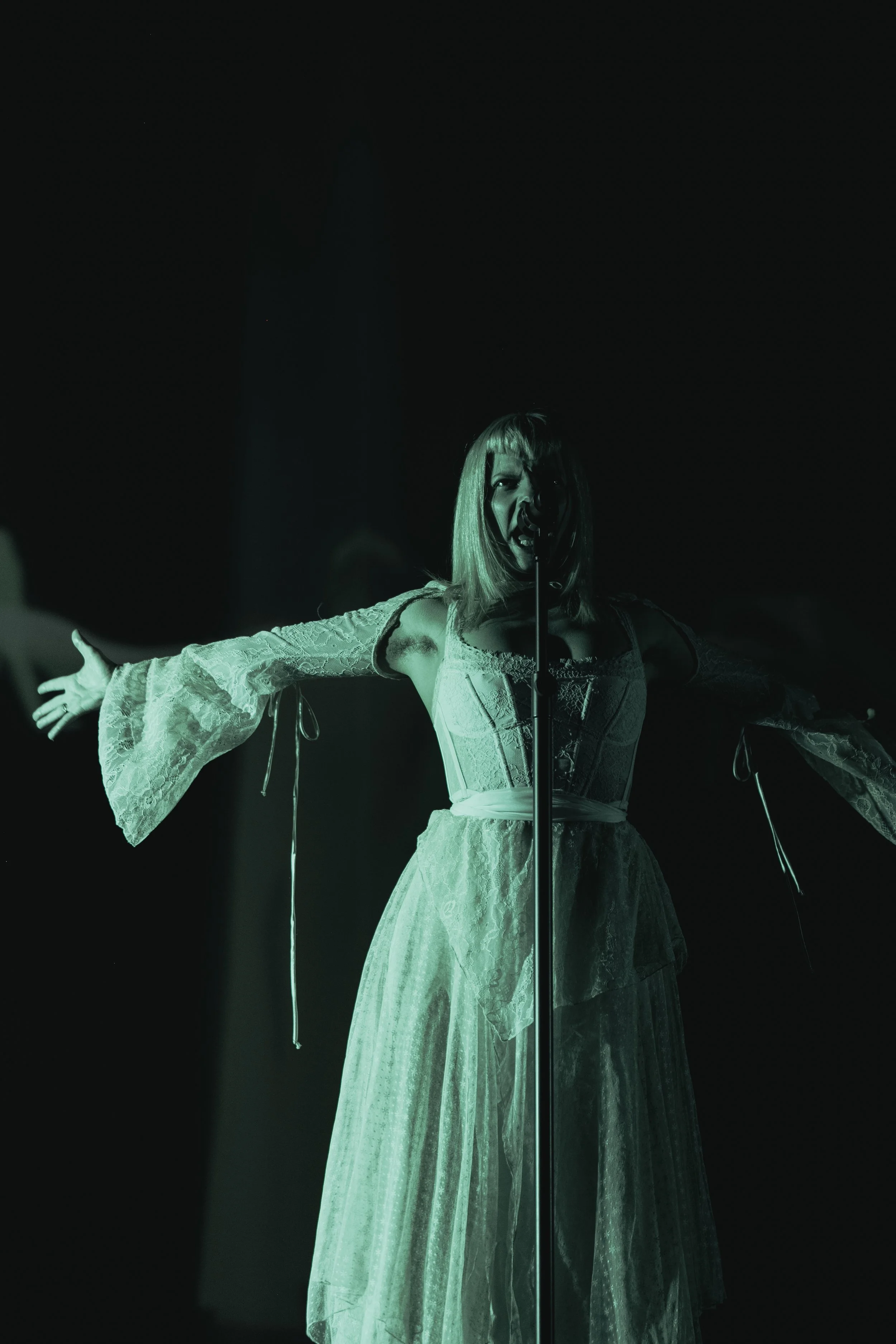 112124_Aurora_Majestic_FullRes_@beeandthebarb-07.jpg