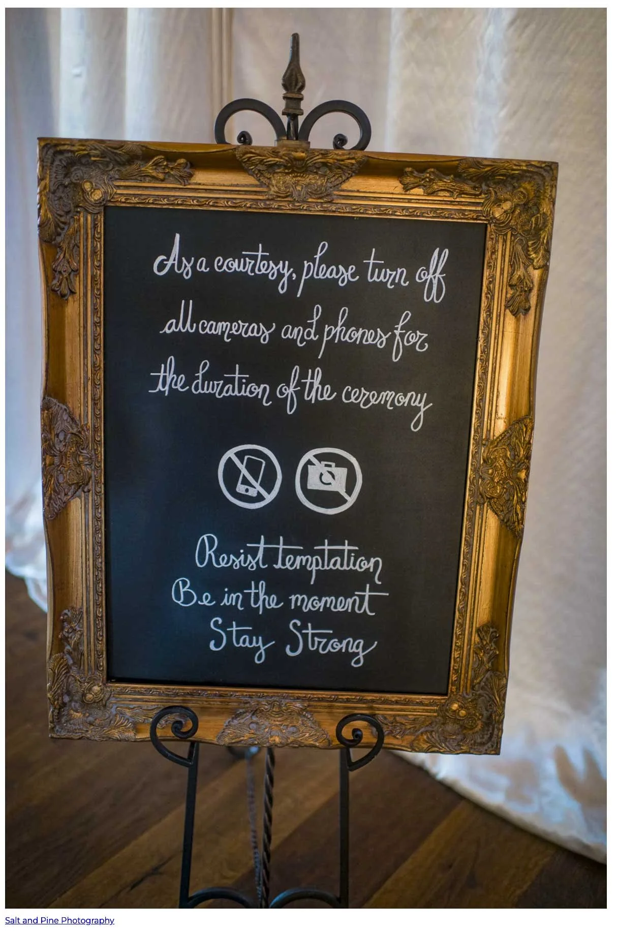 wedding sign informing guests of unplugged wedding rules