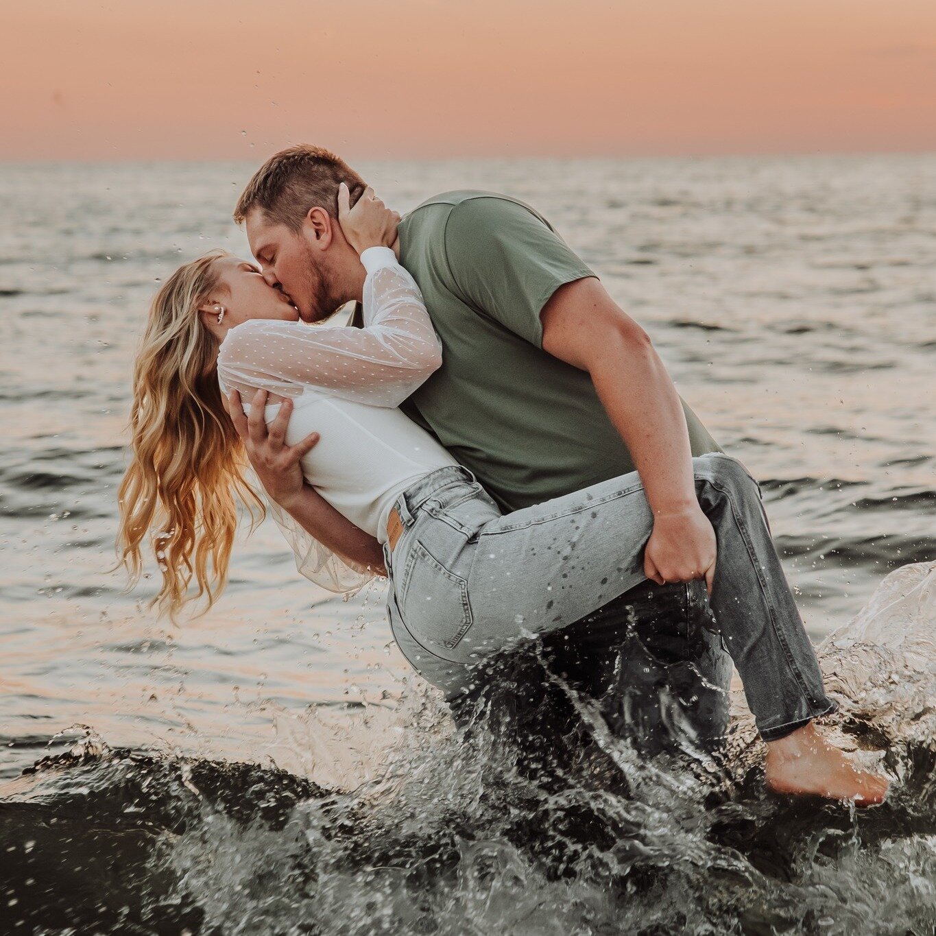 Because @natasja_avon posted that we are officially only double digits away from their wedding in April!  EEEKKK!! 🤩🤩🤩

Here are some of their engagement photos from this past summer! How cute are her shoes from their downtown session??!!