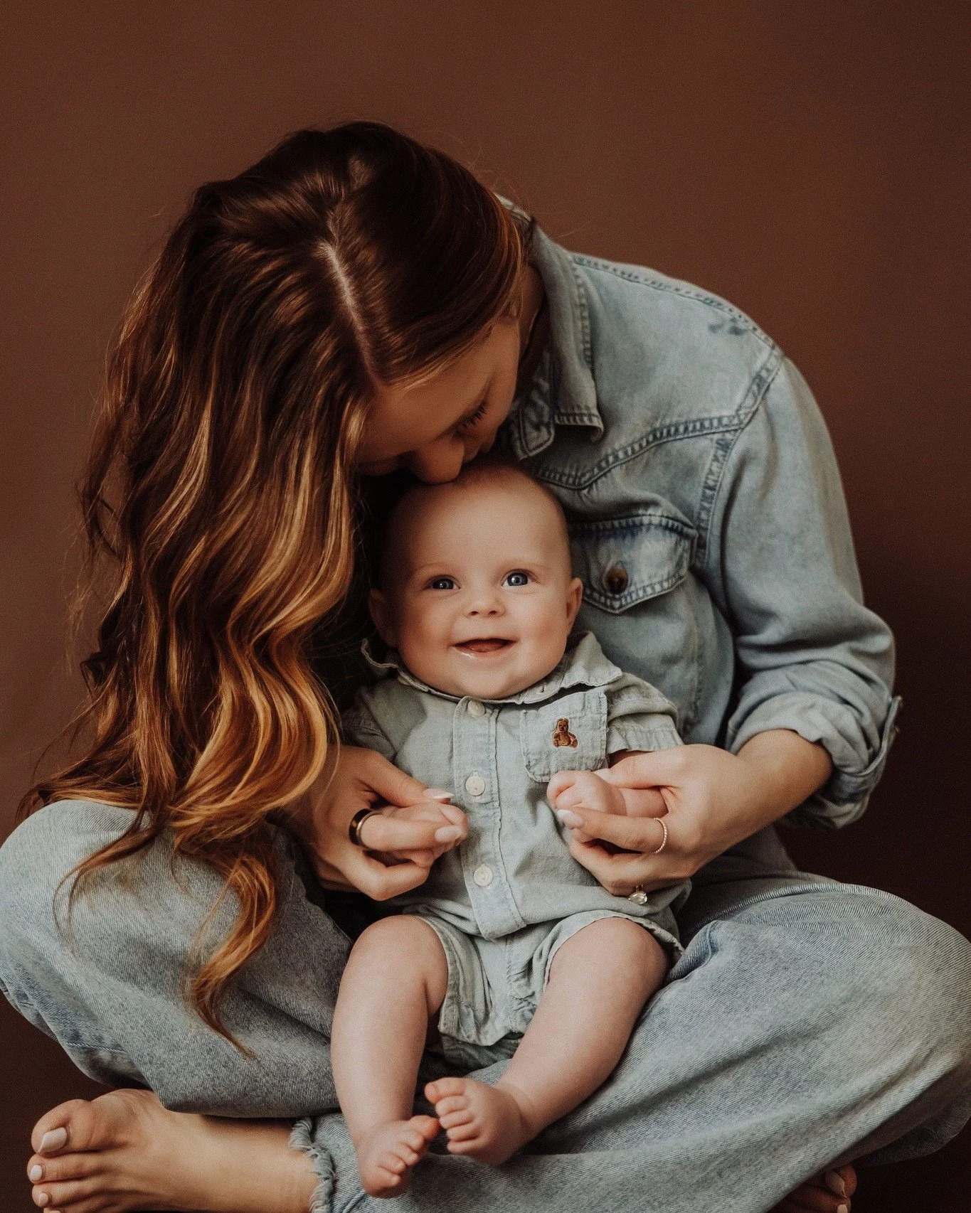 Happy Mother's Day to all the mamas 🤎 
First Mother's Day with my sweet boy ✨

Thank you @hzphotos for capturing these special photos.