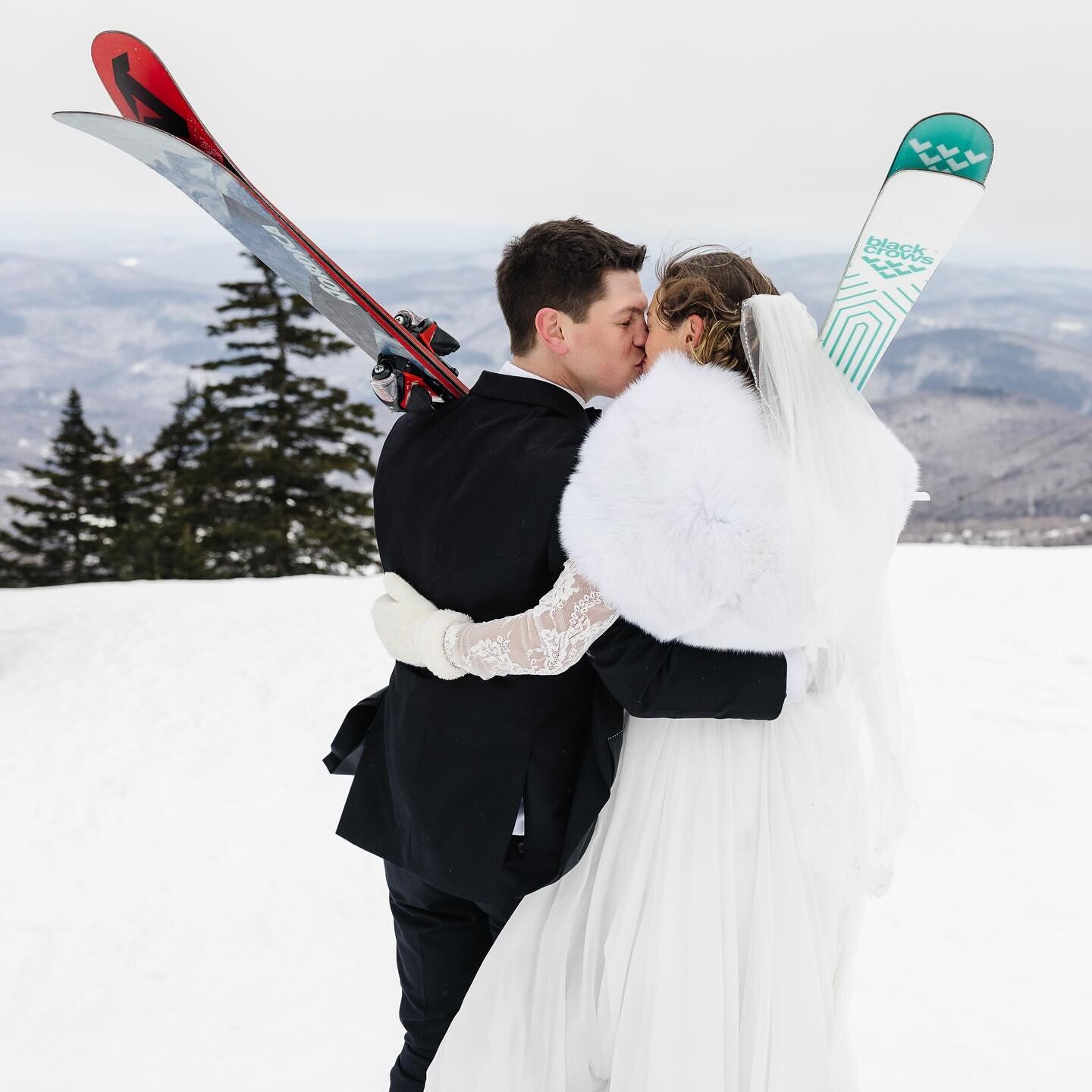 One year ago I chased these two on skis in the magical snowscape of Killington, Vermont! ❄️🎿

In the (extremely) crisp mountain air, their warmth and love radiated.  Cheers to love that keeps us warm even on the coldest days! 

#loveontheslopes  #on