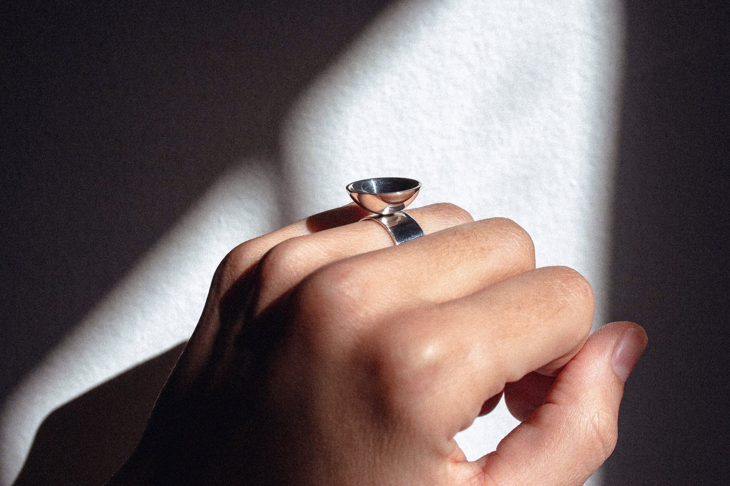 VoidRing_Hand_7728_02_Web_v2.jpg