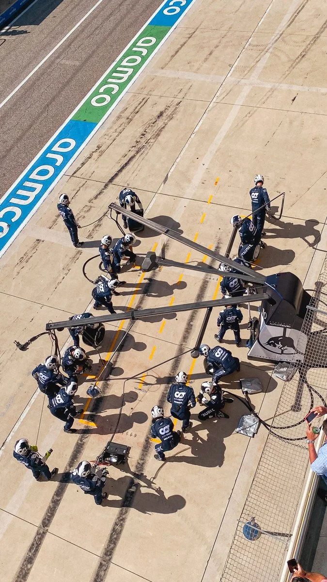 AlphaTauri Pit Crew is Waiting