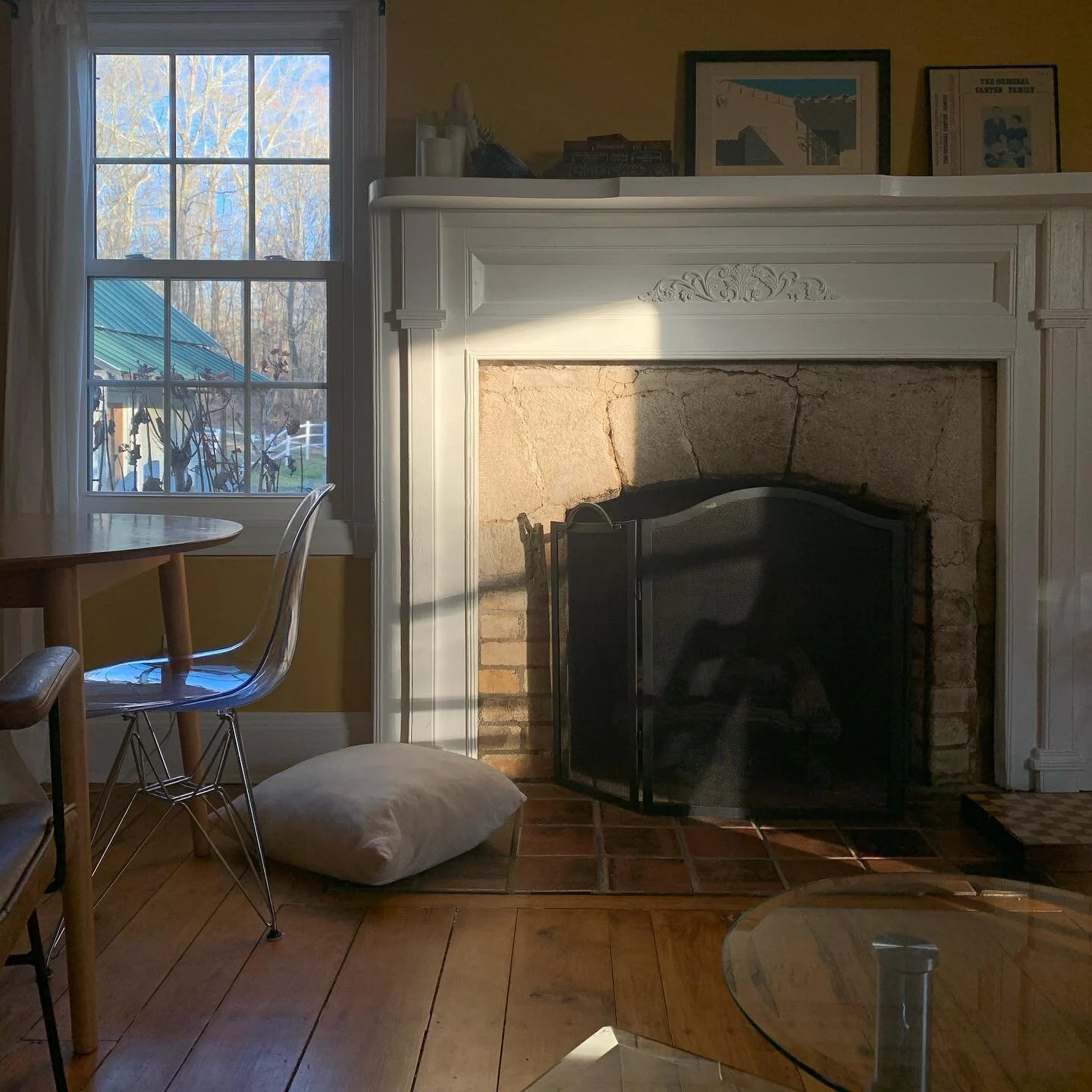 I told Bryan internet wasn&rsquo;t going to be a problem because I misheard the salesman, and now we both can&rsquo;t do our jobs or like take phone calls or idk touch a screen, and, sure, this photo took 2 hours to upload, but it literally, actually