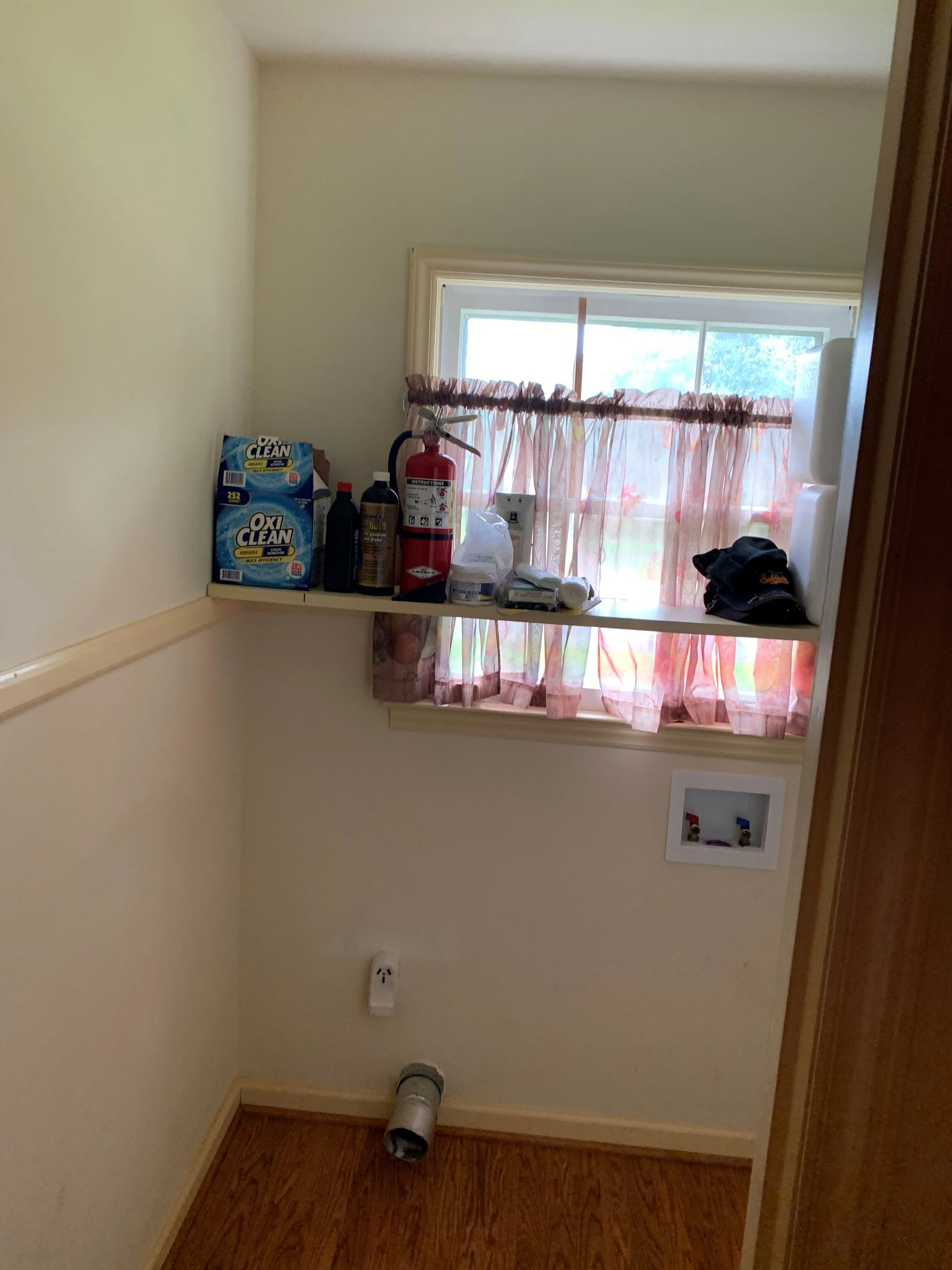 laundry room.jpg