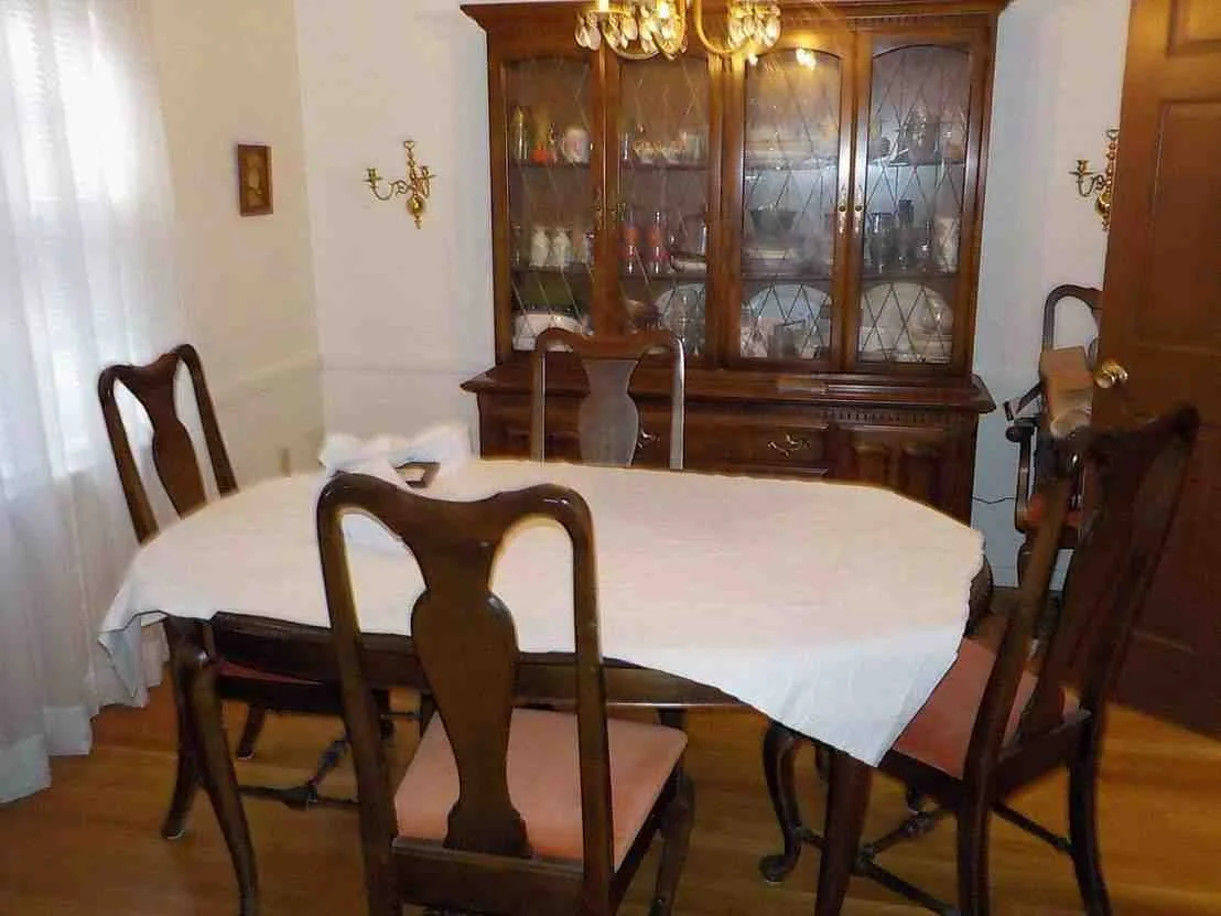 DiningRoom.jpg
