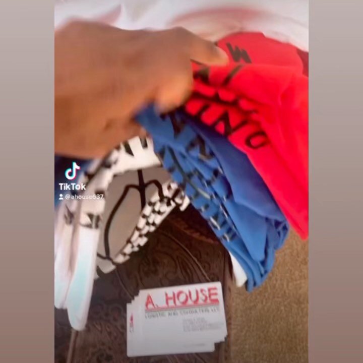 @aacustomizeddesign @the_gofigure collaborated w/ design and manufacturing making @dontmiss1 “The Shot Doctor” shooting clinic T-shirts. Thank you so much for putting smiles on ALL our faces 😊 #pro #opt #optimalproformancetraining #nextl
