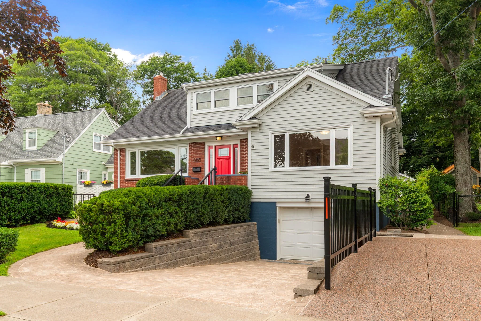 55-web-or-mls-6165-inglis-st.jpg