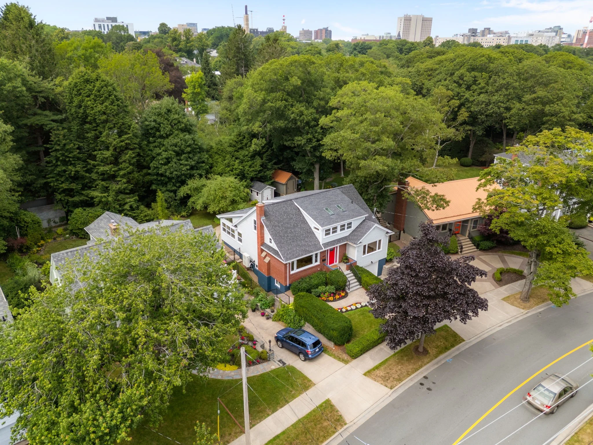 46-web-or-mls-6165-inglis-st.jpg