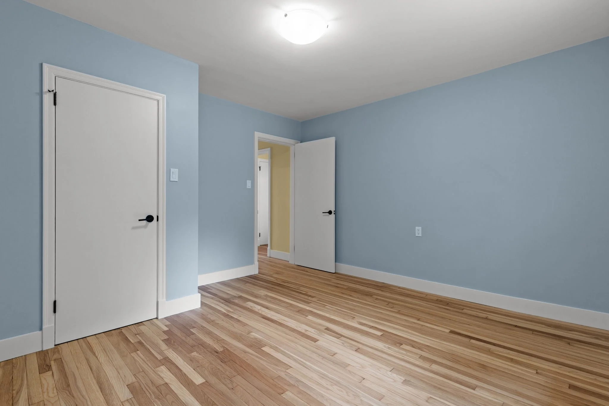 21-web-or-mls-6165-inglis-st.jpg