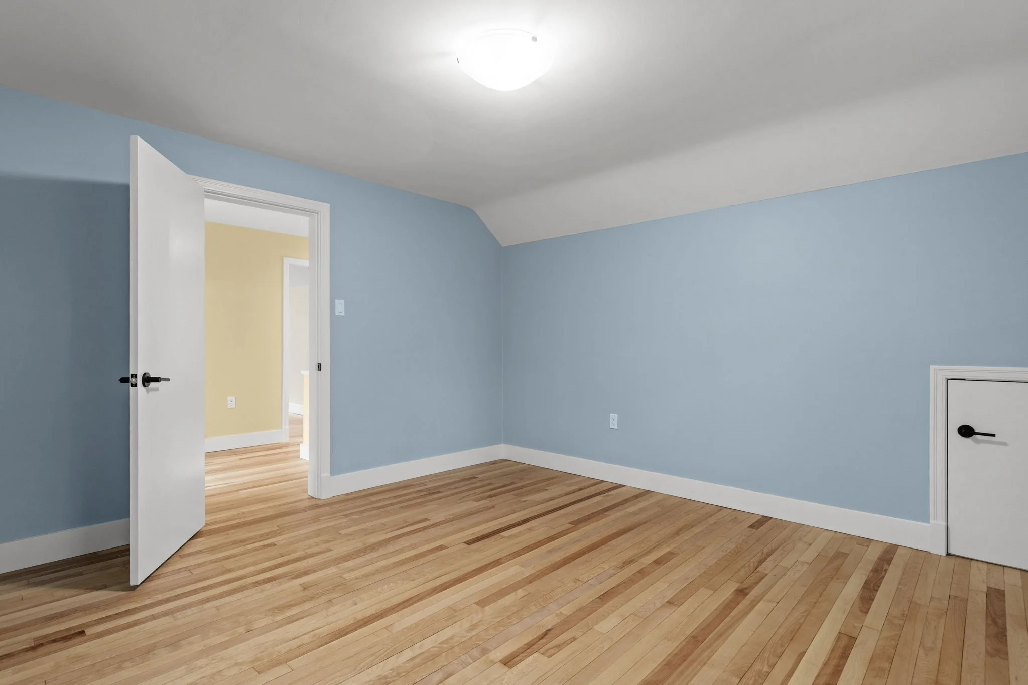 33-web-or-mls-6165-inglis-st.jpg