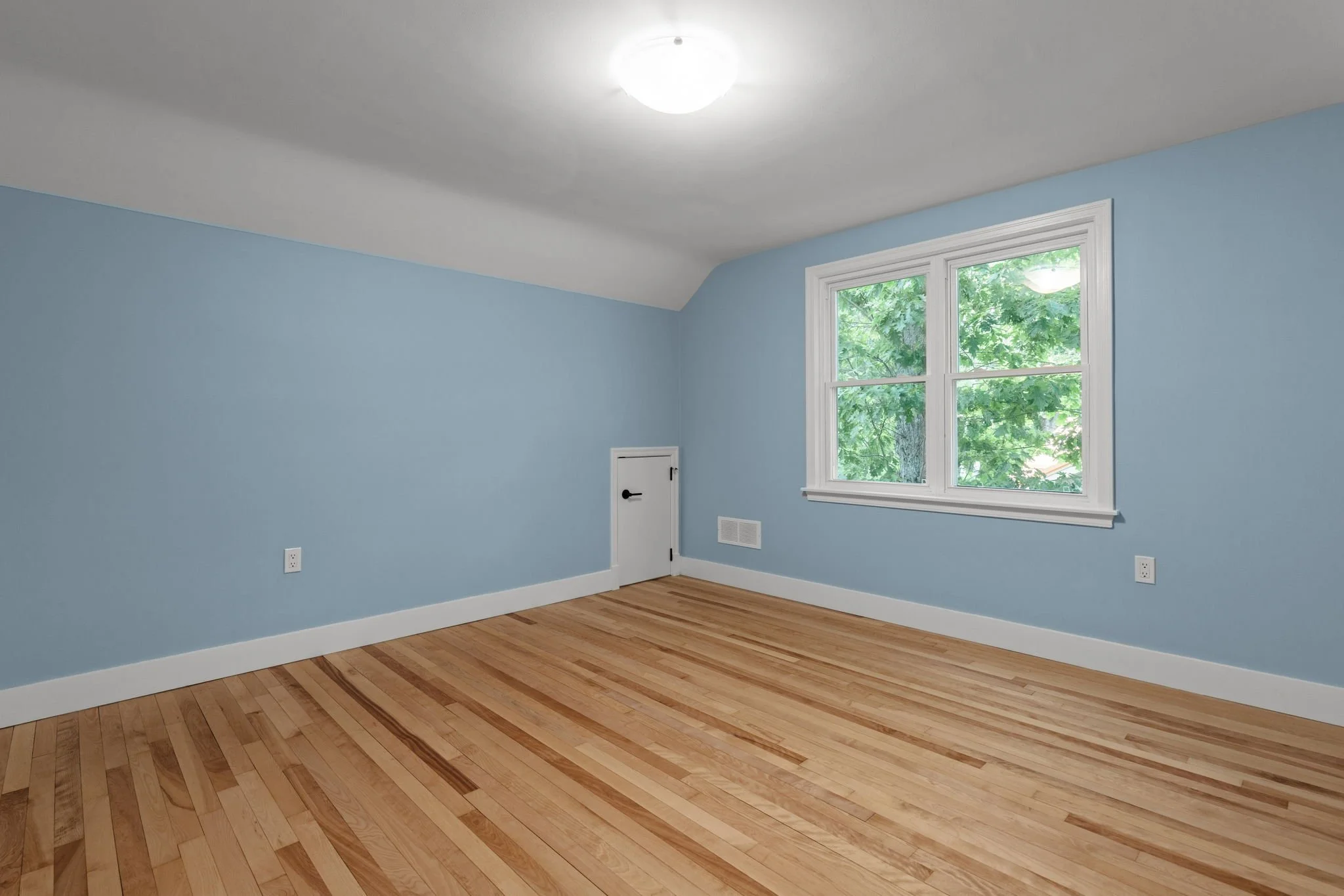 32-web-or-mls-6165-inglis-st.jpg