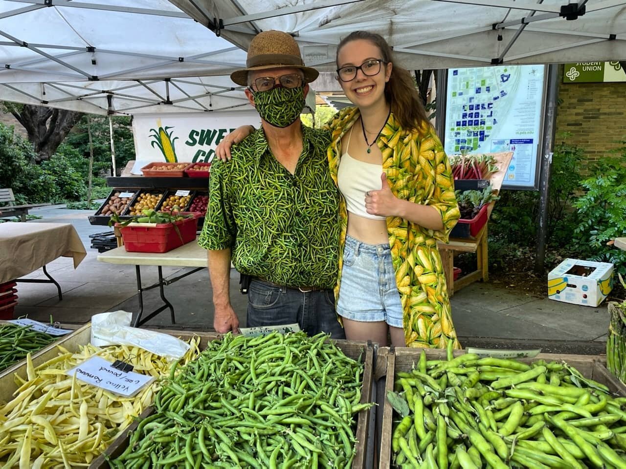 Happy Saturday! Swipe to see all the corn ready for a 4th of July cook-out!
Saturday:
@portlandfarmers 8:30 to 2:00pm
@beavertonmarket from 9:00 to 1:30pm
Sunday:
@woodstockmarketpdx from 10:00 to 2:00pm! 
At King market 10:00 to 2:00pm! 

&nbsp;#cor