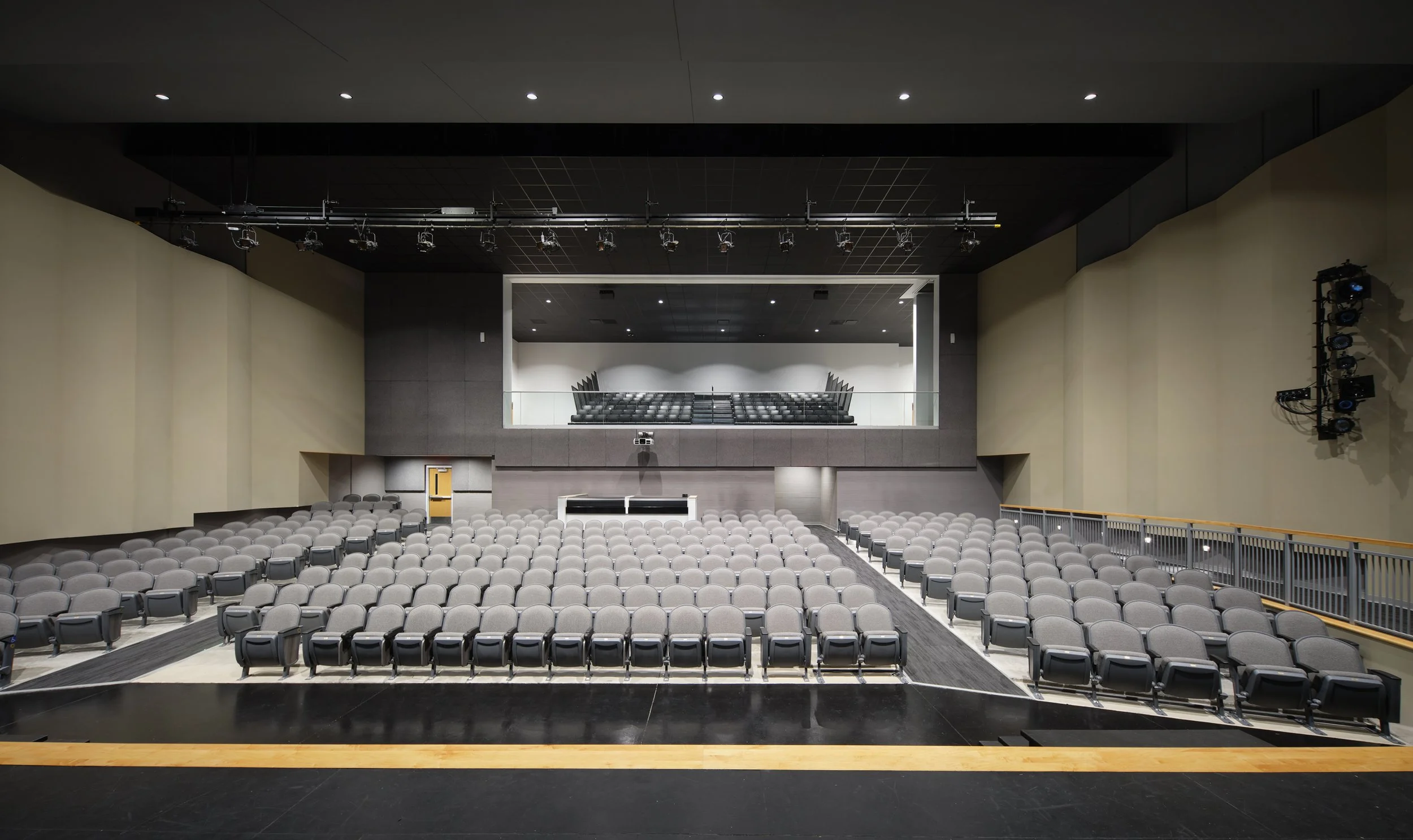 chris-boeke-Lisbon-St Thomas More-Emergent-20251007-220.jpg