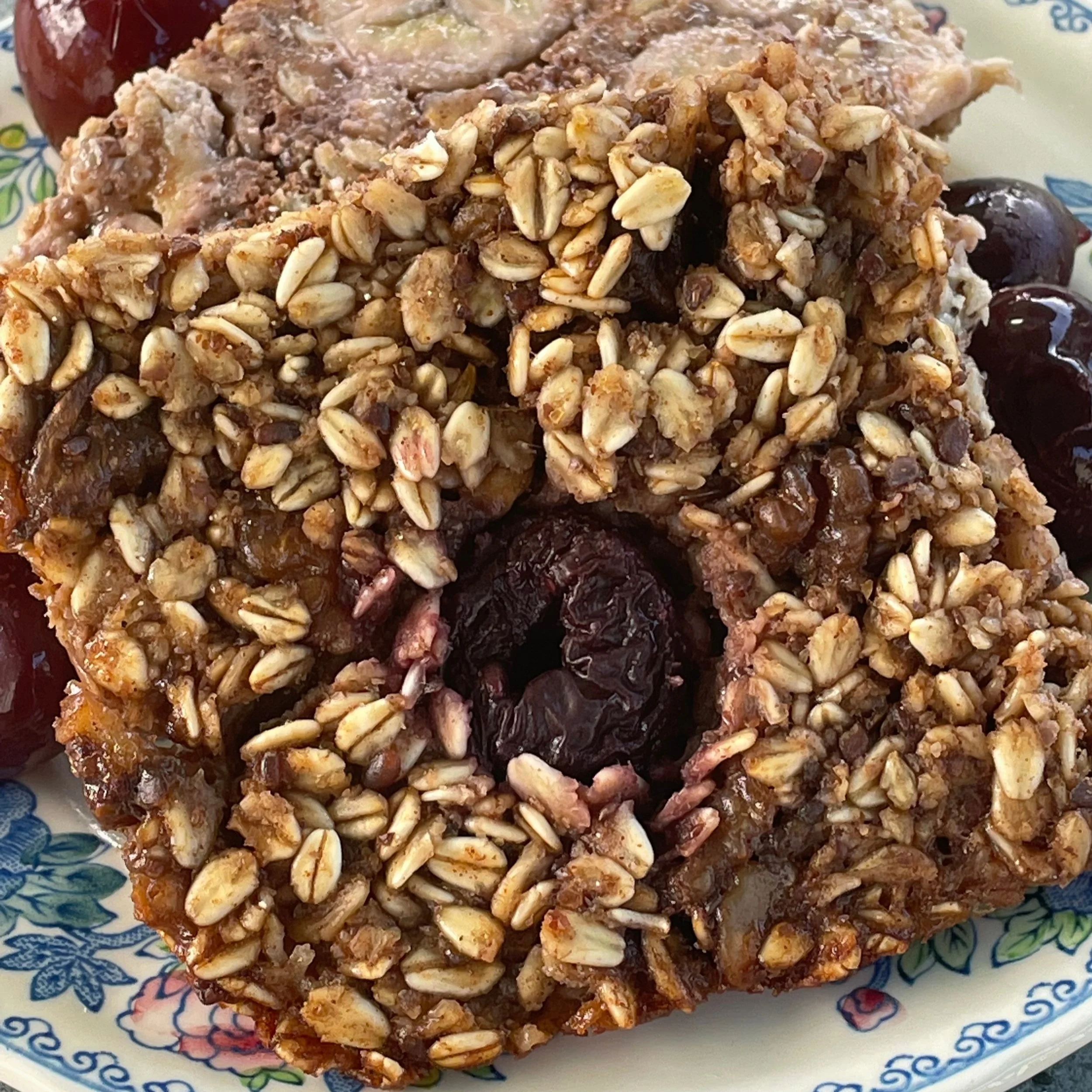 CHERRY &amp; BANANA BAKED OAT SLICE