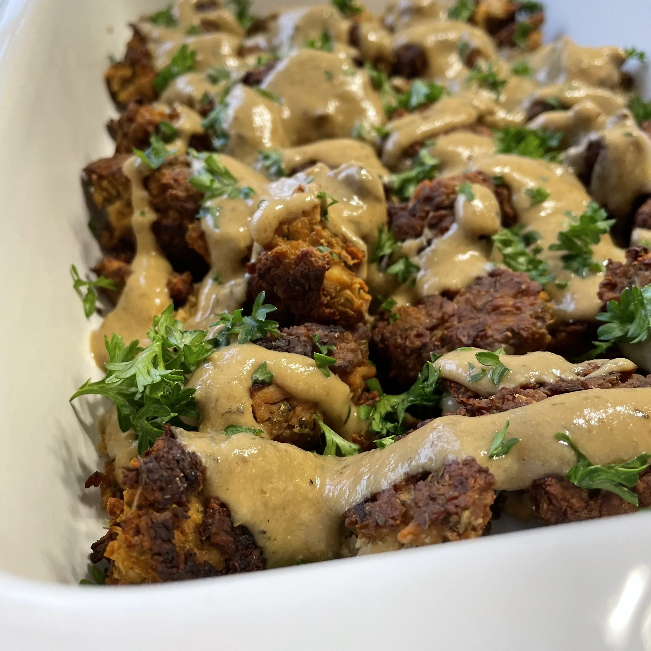 XMAS ‘TOFURKEY’ WITH HERBY CASHEW GRAVY