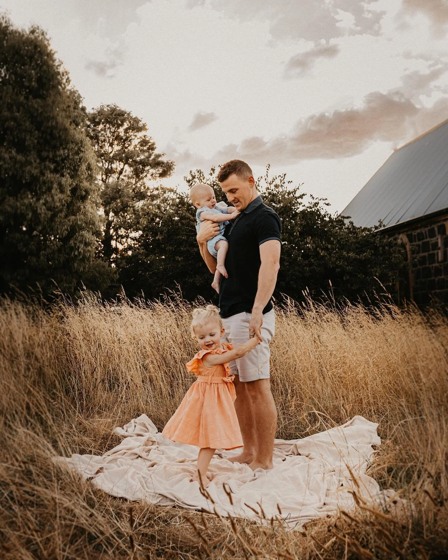 Just a dad and his princesses 👑 &hearts;️

#bacchusmarshphotographer 
#timelesspaigephotography #melbournephotographer
#meltonphotographer #bacchusmarsh 
#bacchusmarshphotographer 
#melbournematernityphotographer 
#meltonmaternityphotographer 
#bacc