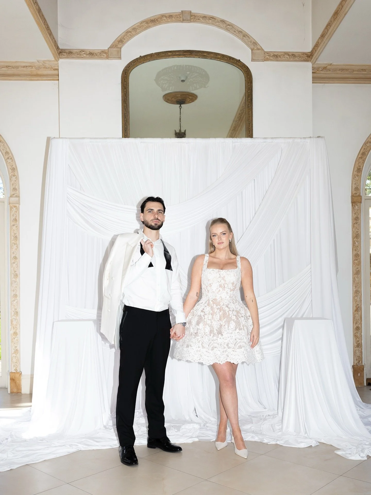 I&rsquo;m starting a petition for everyone to have @theluxeoccasion drapes for couples &amp; guest portraits in the evening 🤍

Concept &amp; organiser @sophotographyuk.weddings
Stylist, draping &amp; decor @theluxeoccasion
Models @callumandkimberley