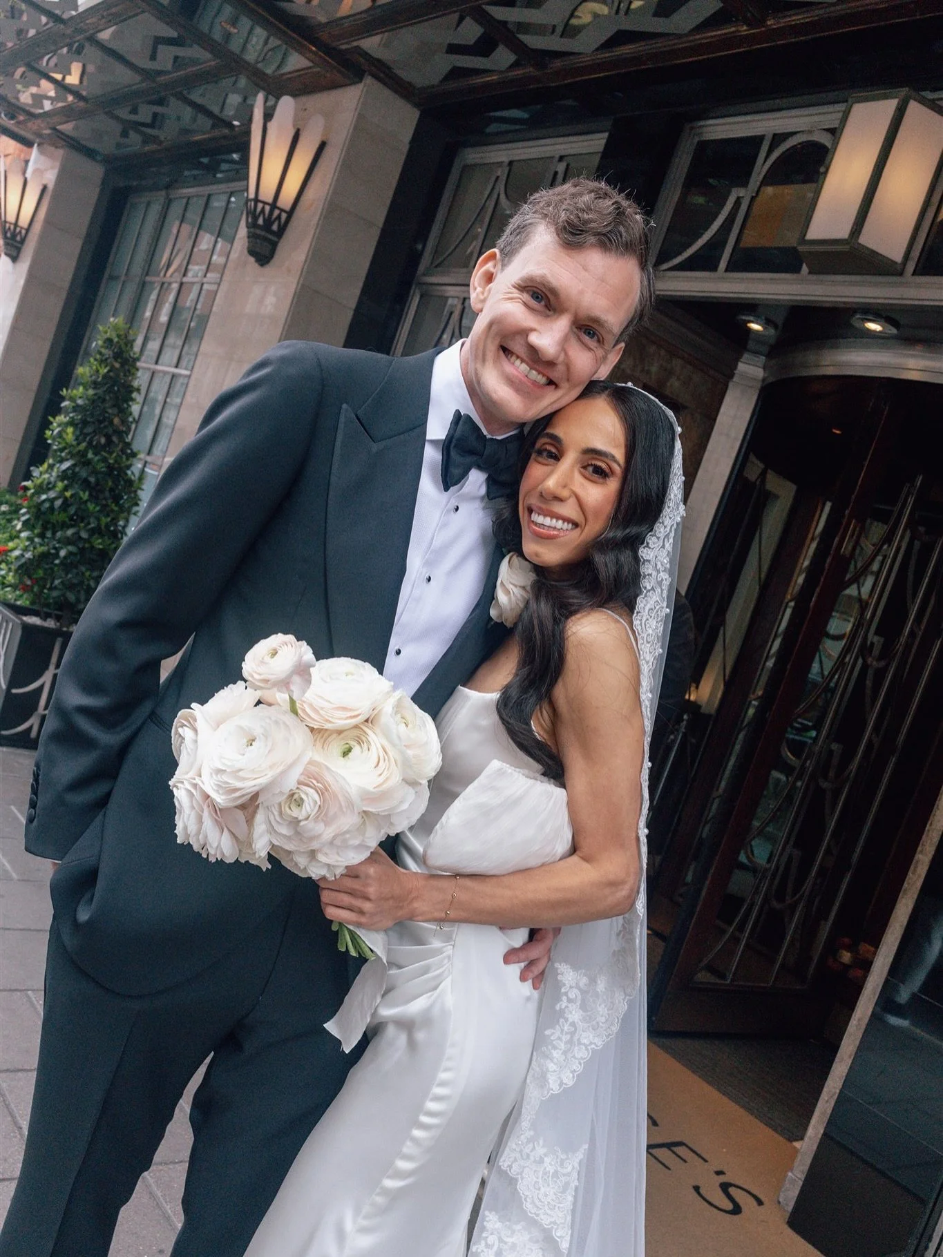 Sufi &amp; Marc

The best day celebrating this lovely couple,

Sufi got ready at @claridgeshotel before travelling to Chelsea town hall together to tie the knot, followed by lunch &amp; drinks at Daphne&rsquo;s 🤍

Sufi chose an absolute dream team t