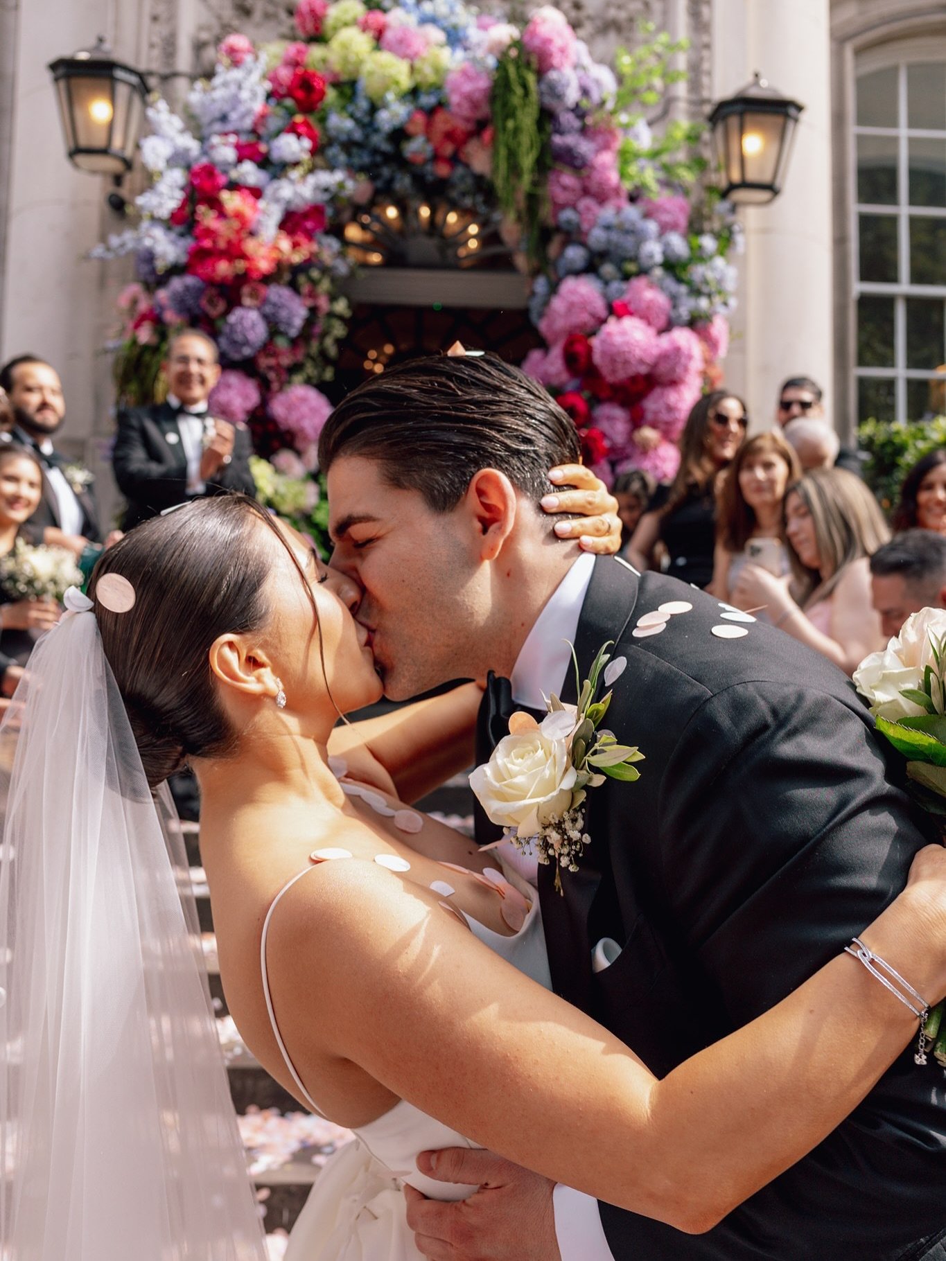 Sasha &amp; Nicholas 

A sun drenched day surrounded by their loved ones in Chelsea.

Hair &amp; Makeup @bexhairandmakup
Bouquets &amp; flower pins @moonflowercobham 
Car @lux_weddingcar
Bride dress @surrey_brides 
Groom suit @suitsupply
Venues @marr