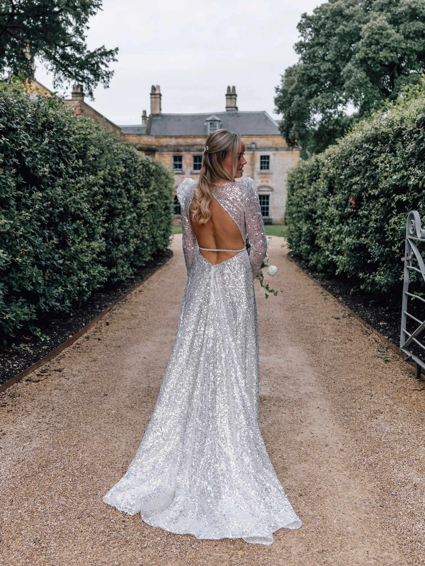 The Newt In Somerset is the perfect back drop for your girly wedding morning ✨

Forever obsessed with Lucy, her girls and this venue 🤍

Ps anyone watching Off Campus and can&rsquo;t get this song out of your head?? 🙊