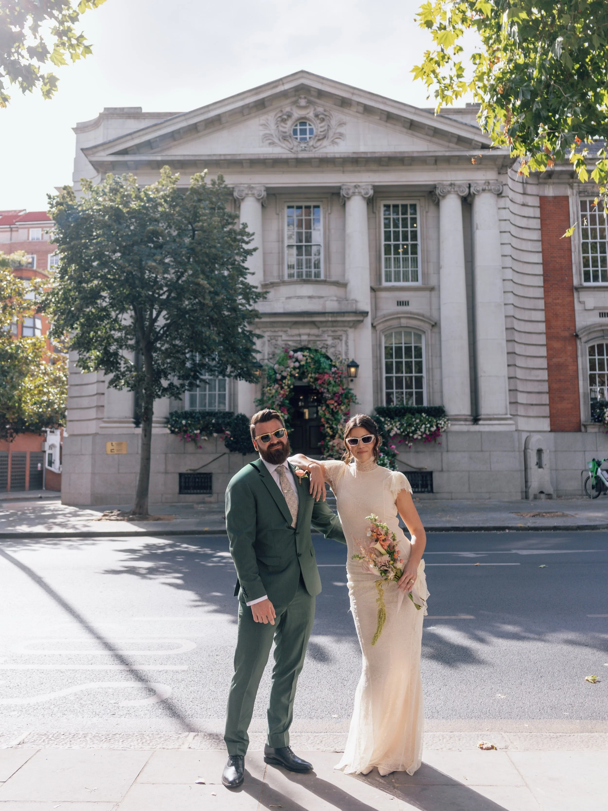 Lydia &amp; Calvin 

A few of my faves from this gorgeous day in Chelsea 🤍

An early morning ceremony at Chelsea old town hall followed by a stroll &amp; breakfast at The Ivy&hellip;perfection ✨

Dress @delavaliofficial
Flowers @ydbmf
Hair/Makeup @l